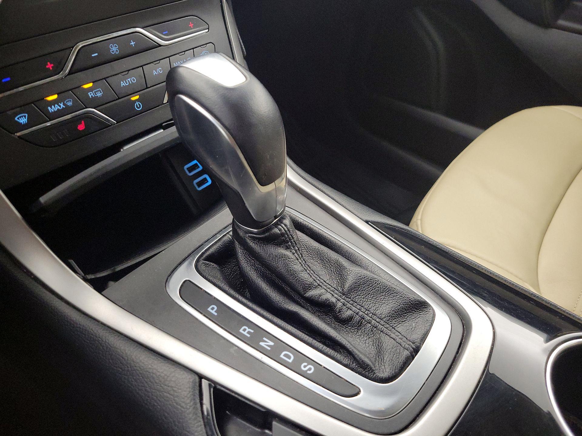 Thumbnail: 2017 Ford Edge - 17