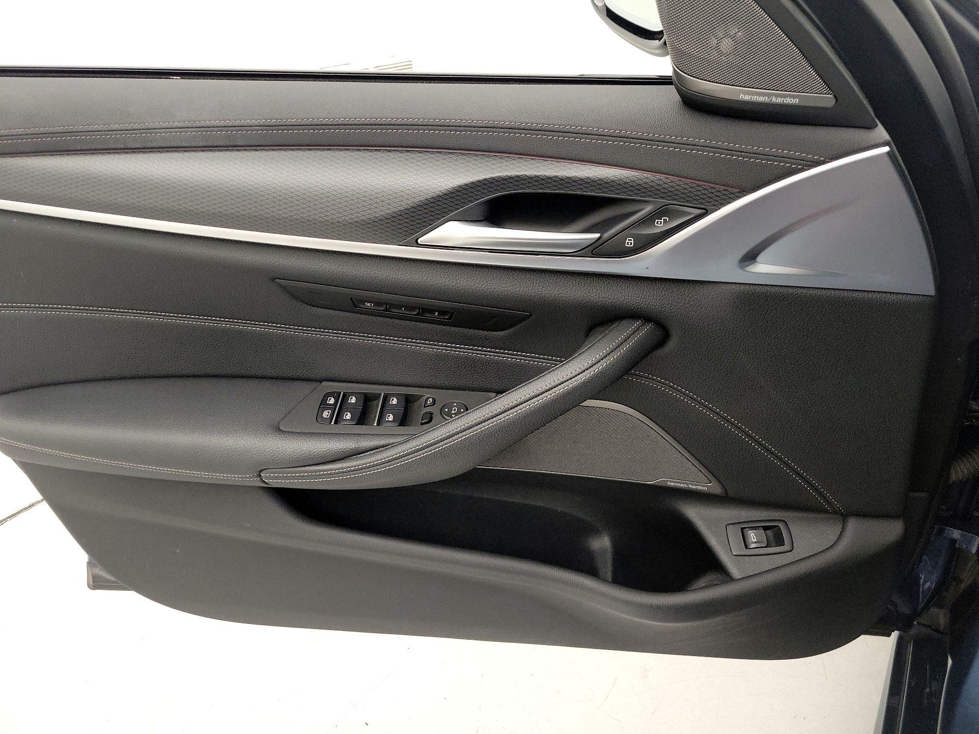 Thumbnail: 2023 BMW 5 Series - 12