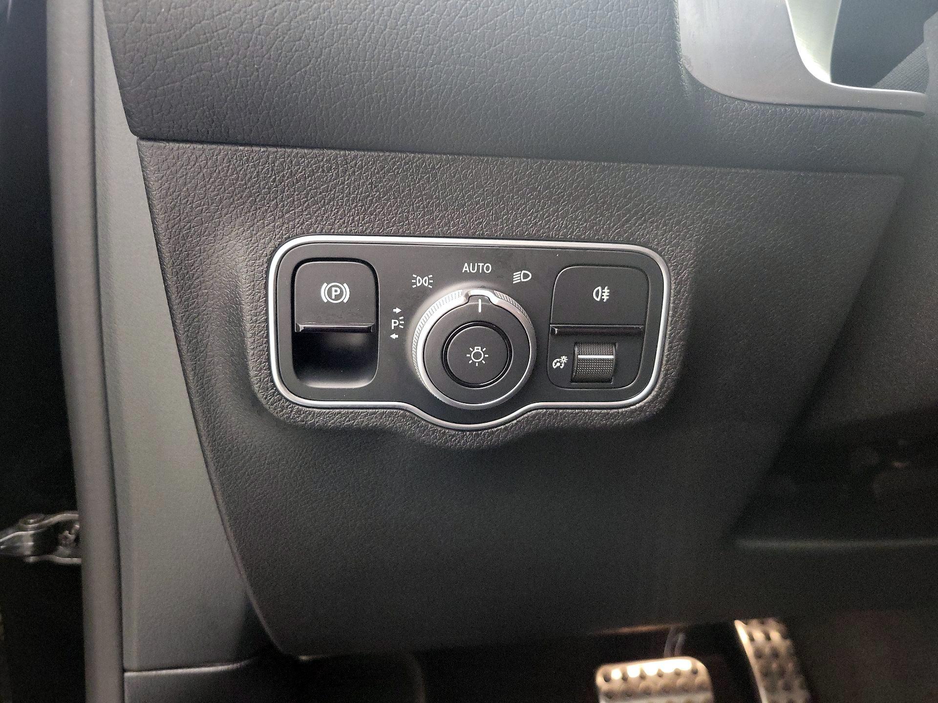 Thumbnail: 2024 Mercedes-Benz EQB - 13