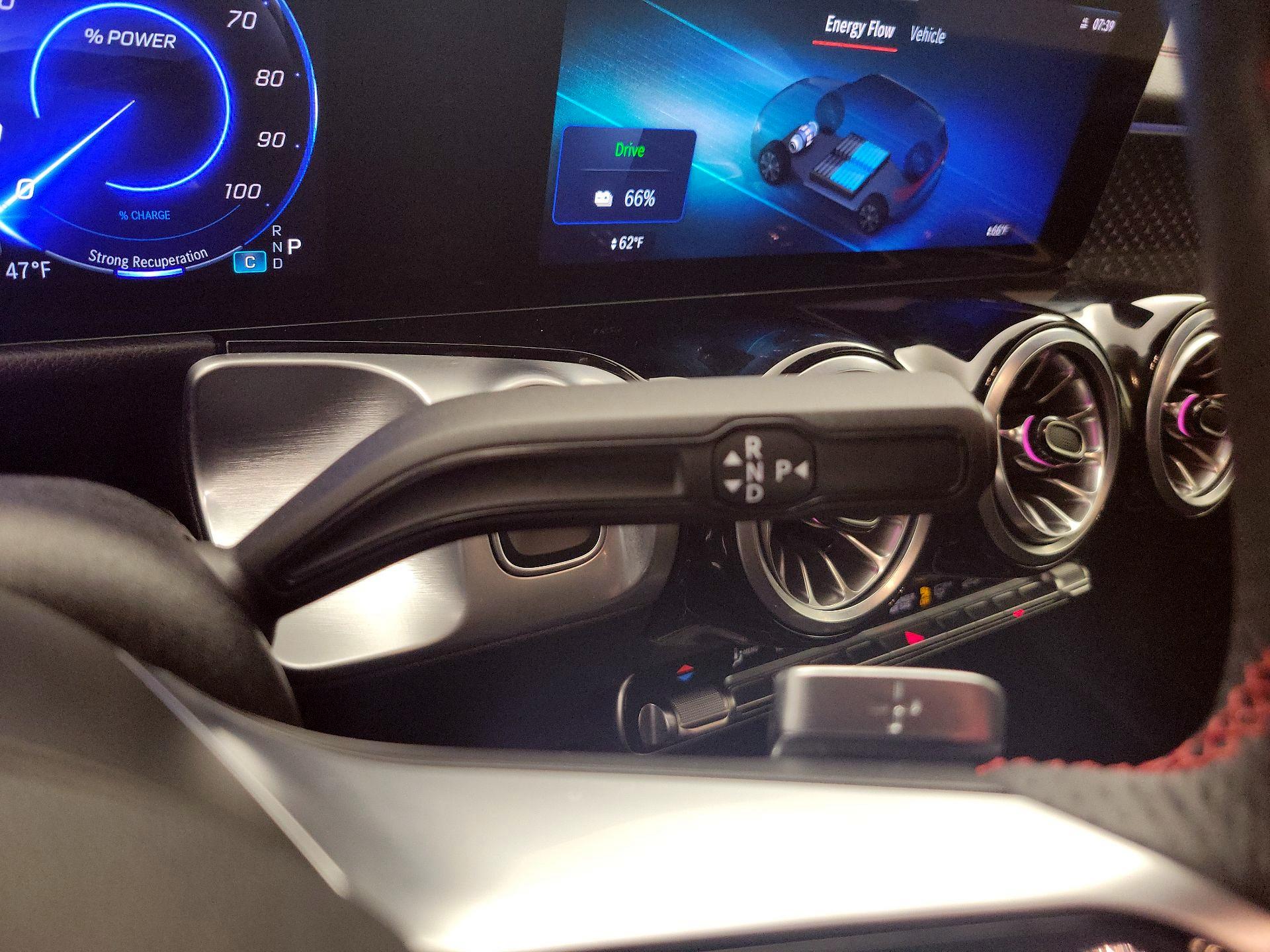 Thumbnail: 2024 Mercedes-Benz EQB - 18