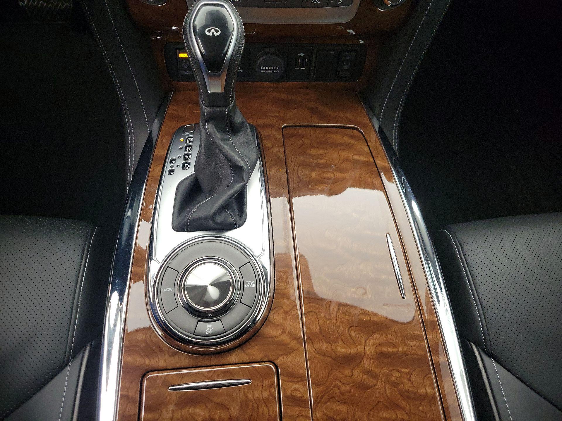 Thumbnail: 2019 INFINITI QX80 - 18