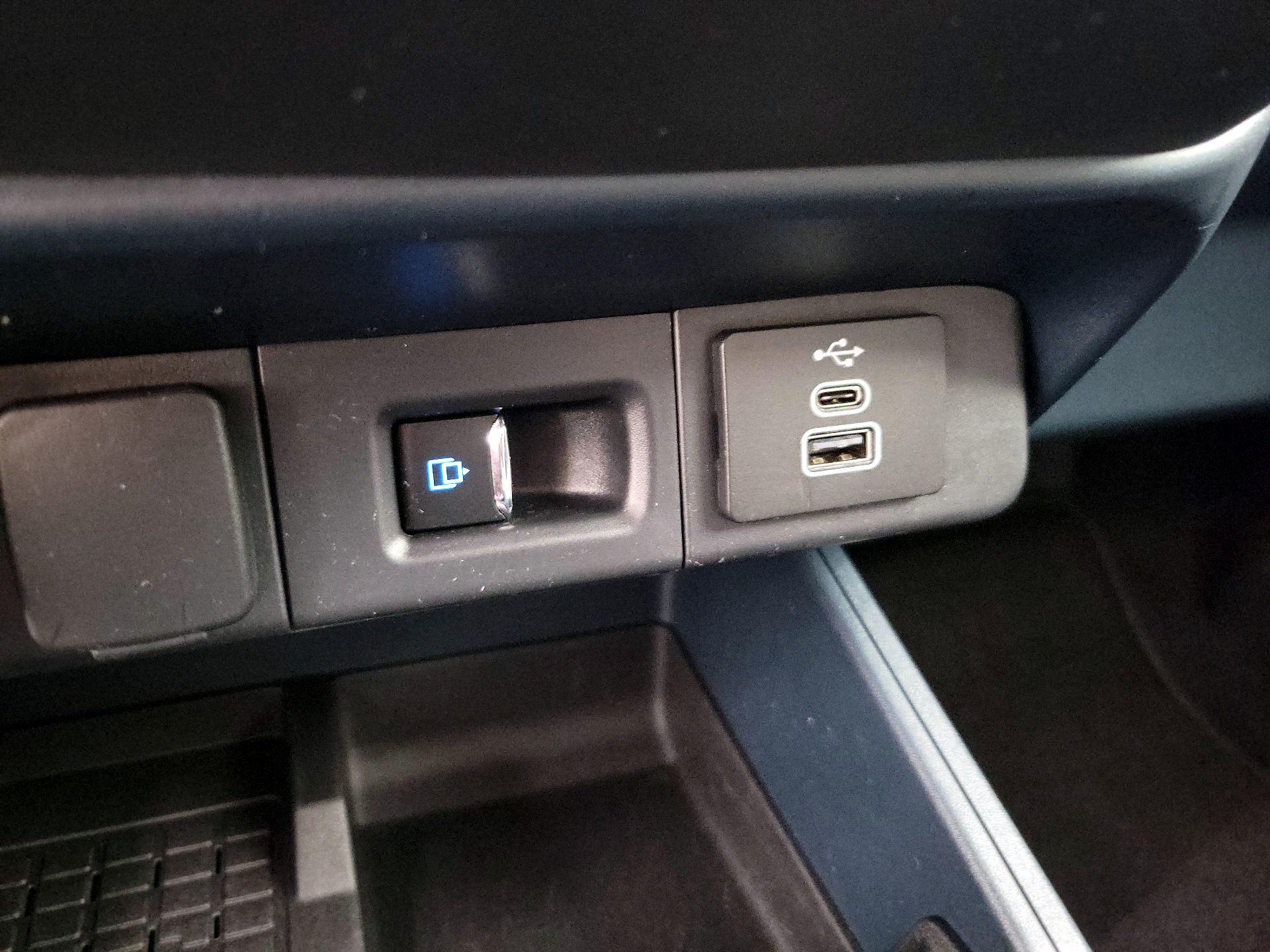 Thumbnail: 2025 Ford Maverick - 19