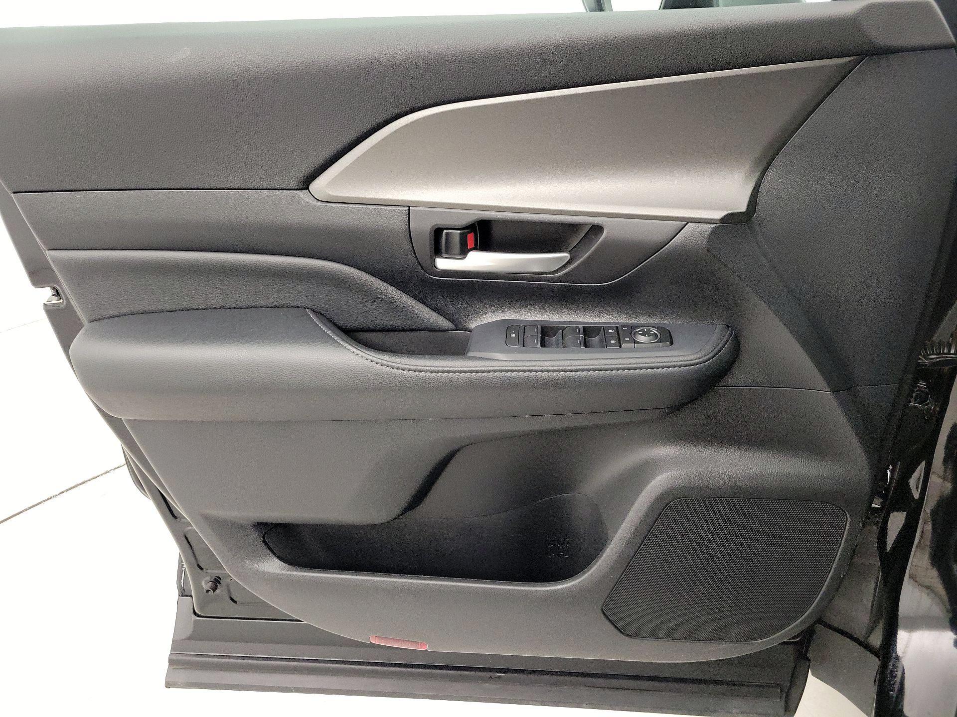 Thumbnail: 2025 Toyota Grand Highlander - 12