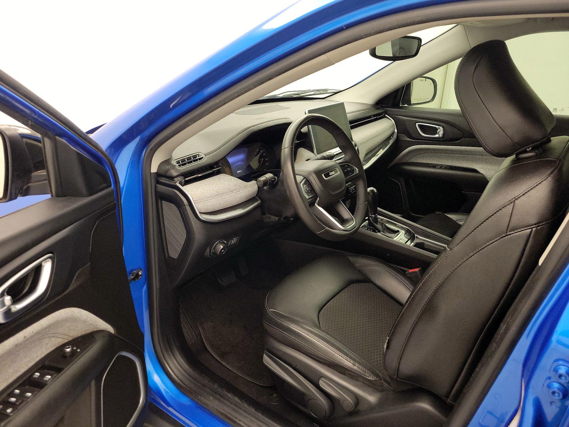 Thumbnail: 2022 Jeep Compass - 11