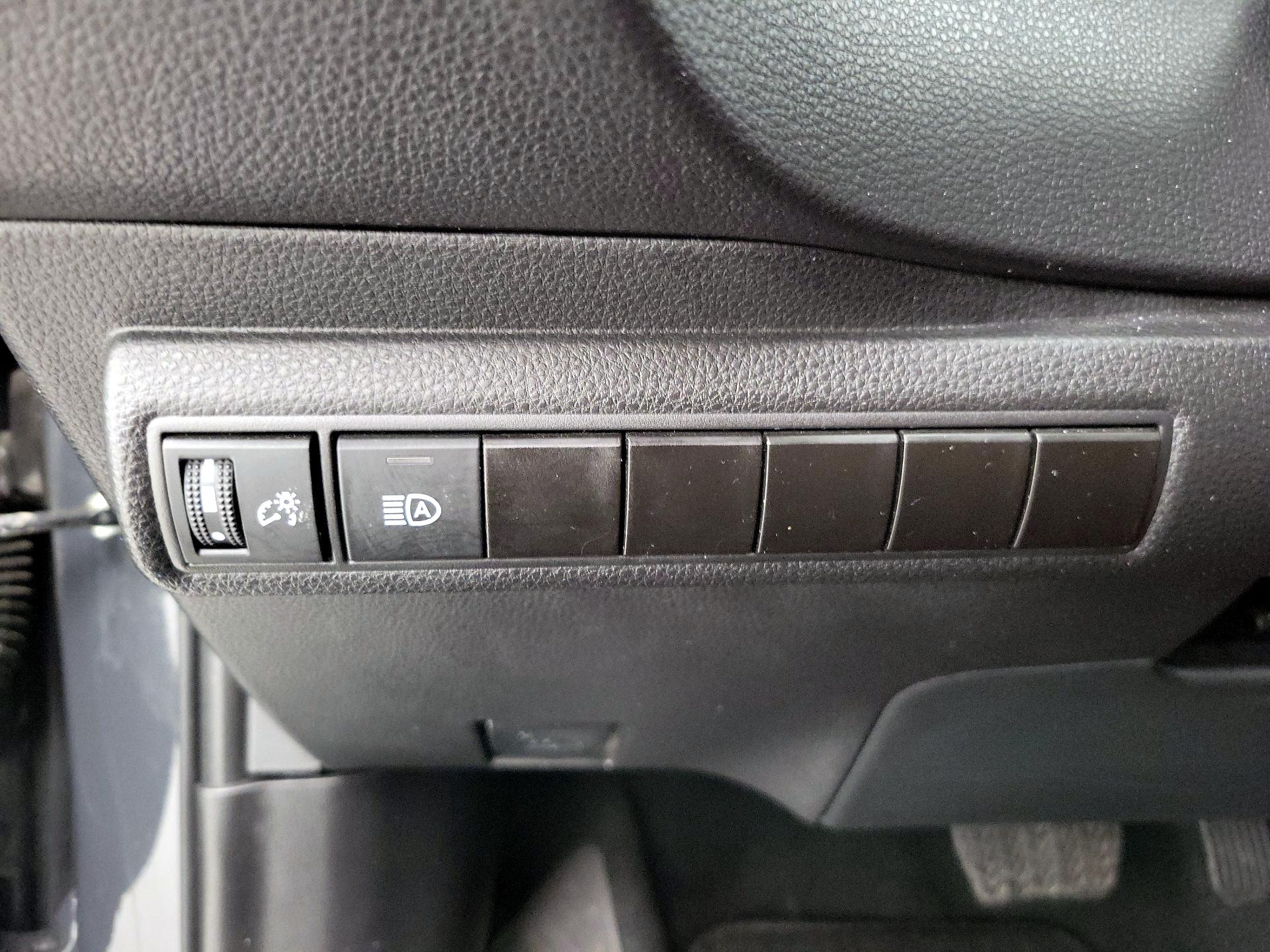 Thumbnail: 2025 Toyota Corolla - 13