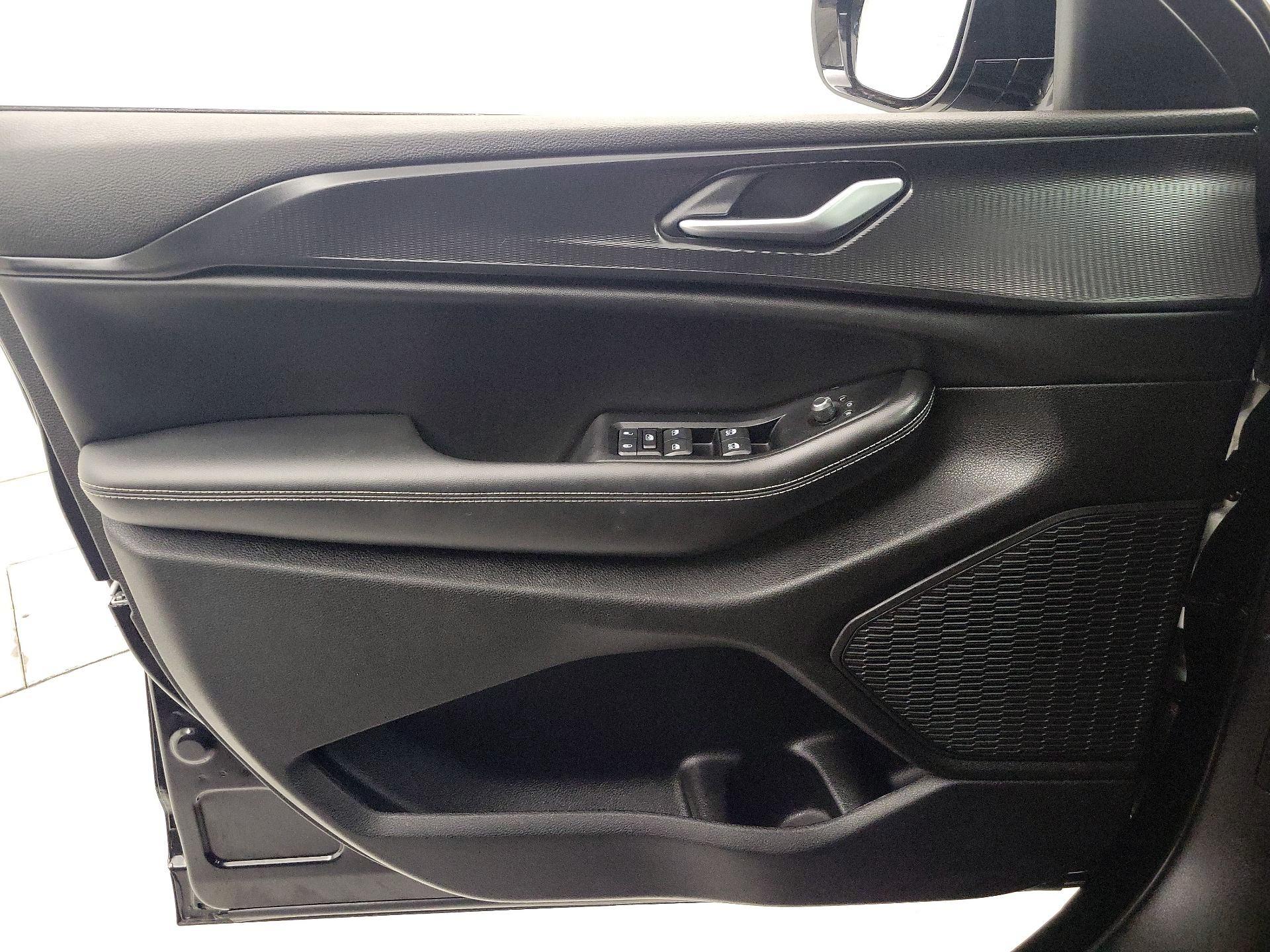 Thumbnail: 2023 Jeep Grand Cherokee - 12