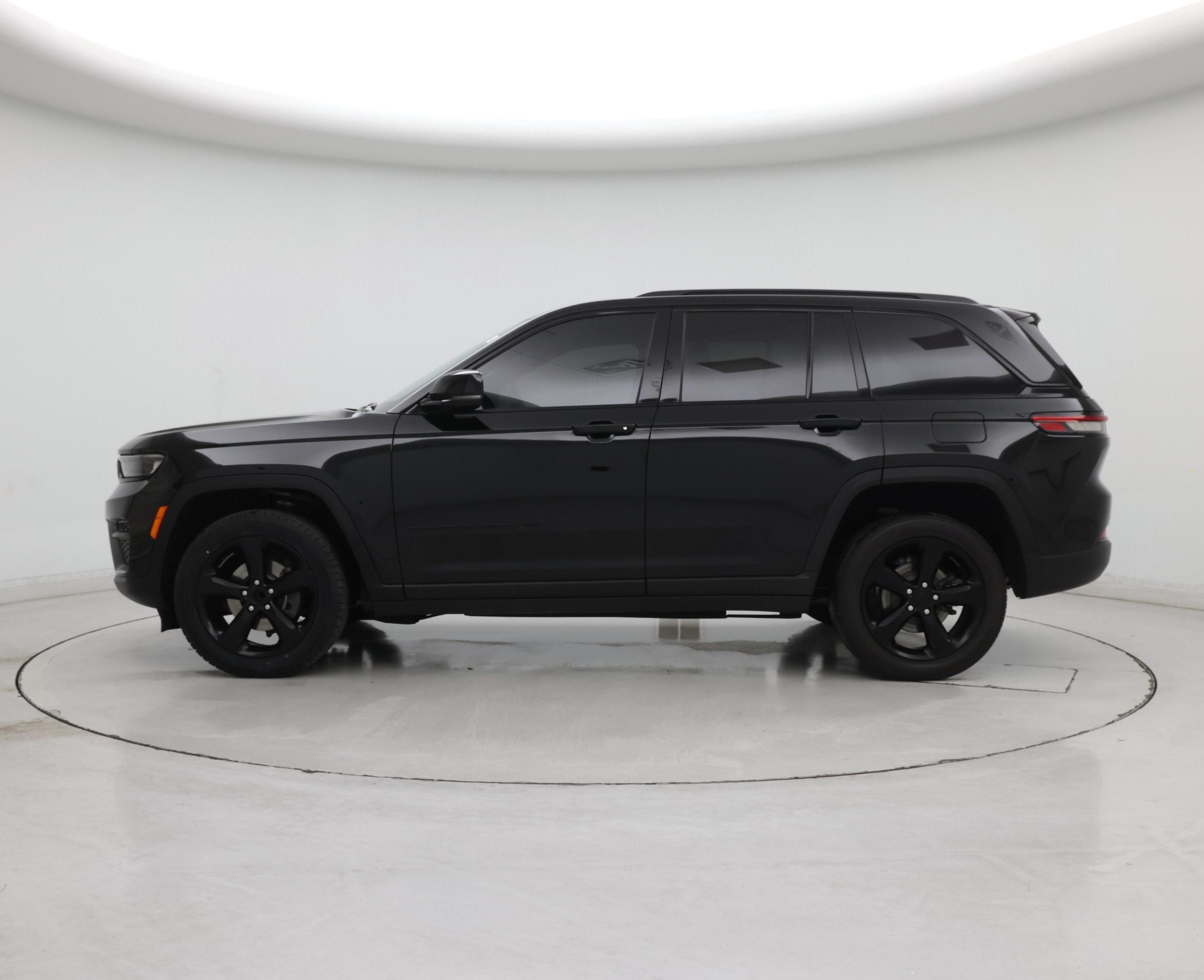 Thumbnail: 2023 Jeep Grand Cherokee - 3