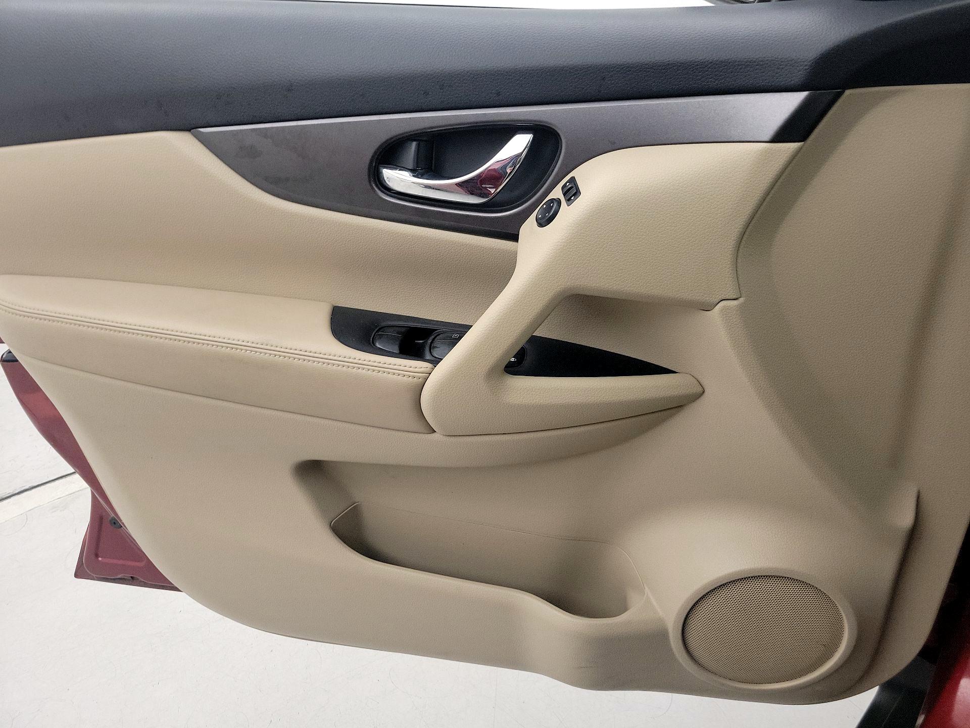 Thumbnail: 2014 Nissan Rogue - 12