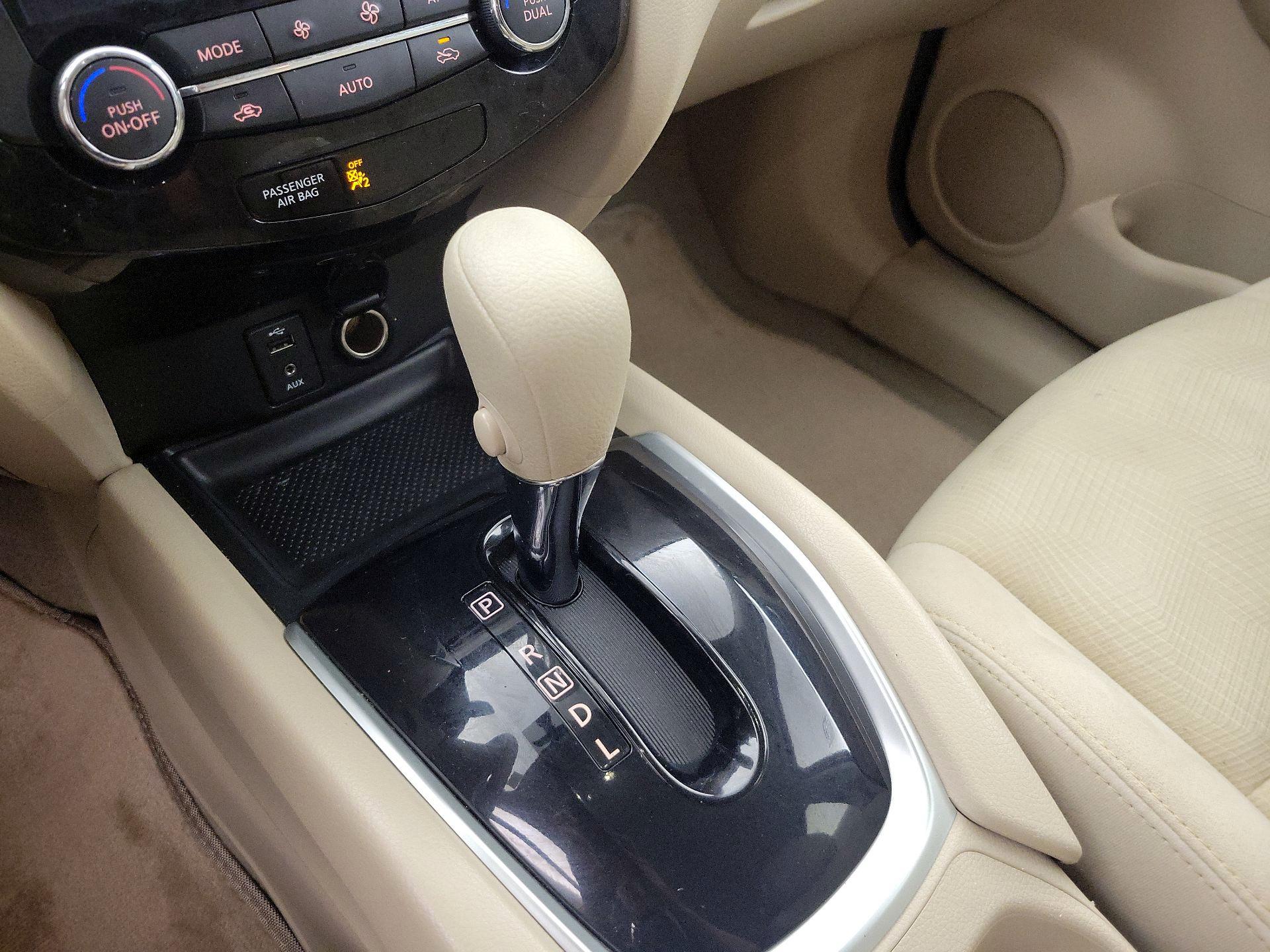 Thumbnail: 2014 Nissan Rogue - 18