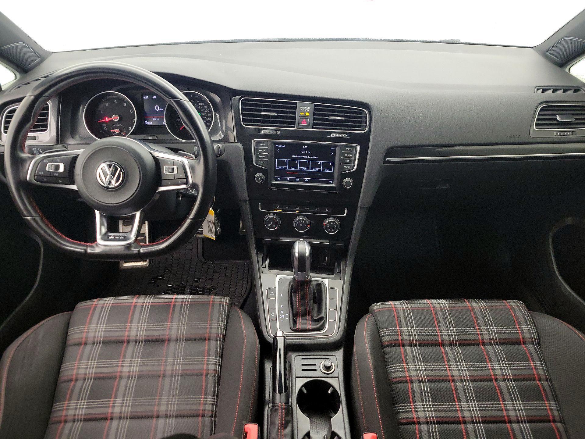 Thumbnail: 2017 Volkswagen Golf - 9