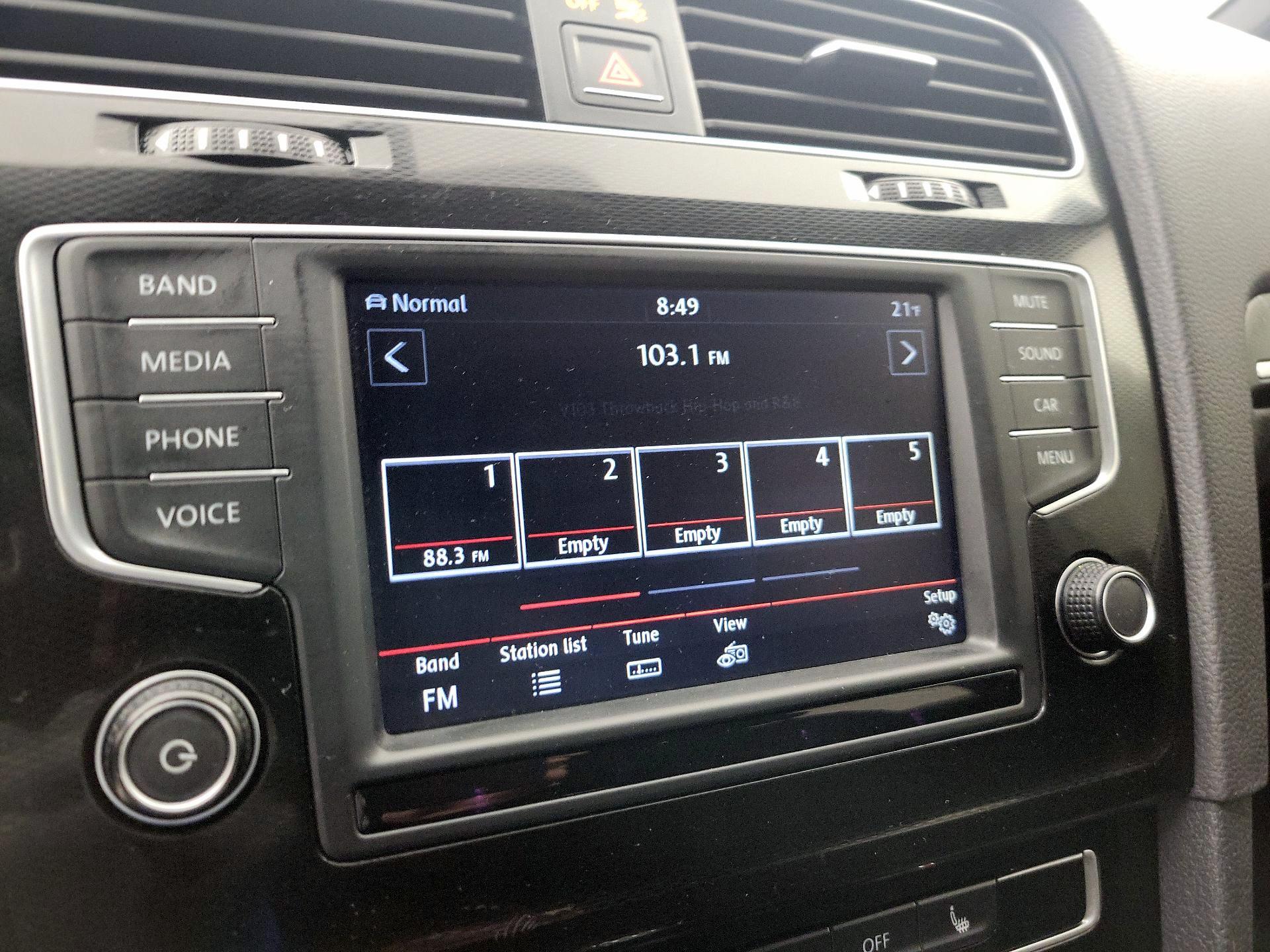 Thumbnail: 2017 Volkswagen Golf - 15