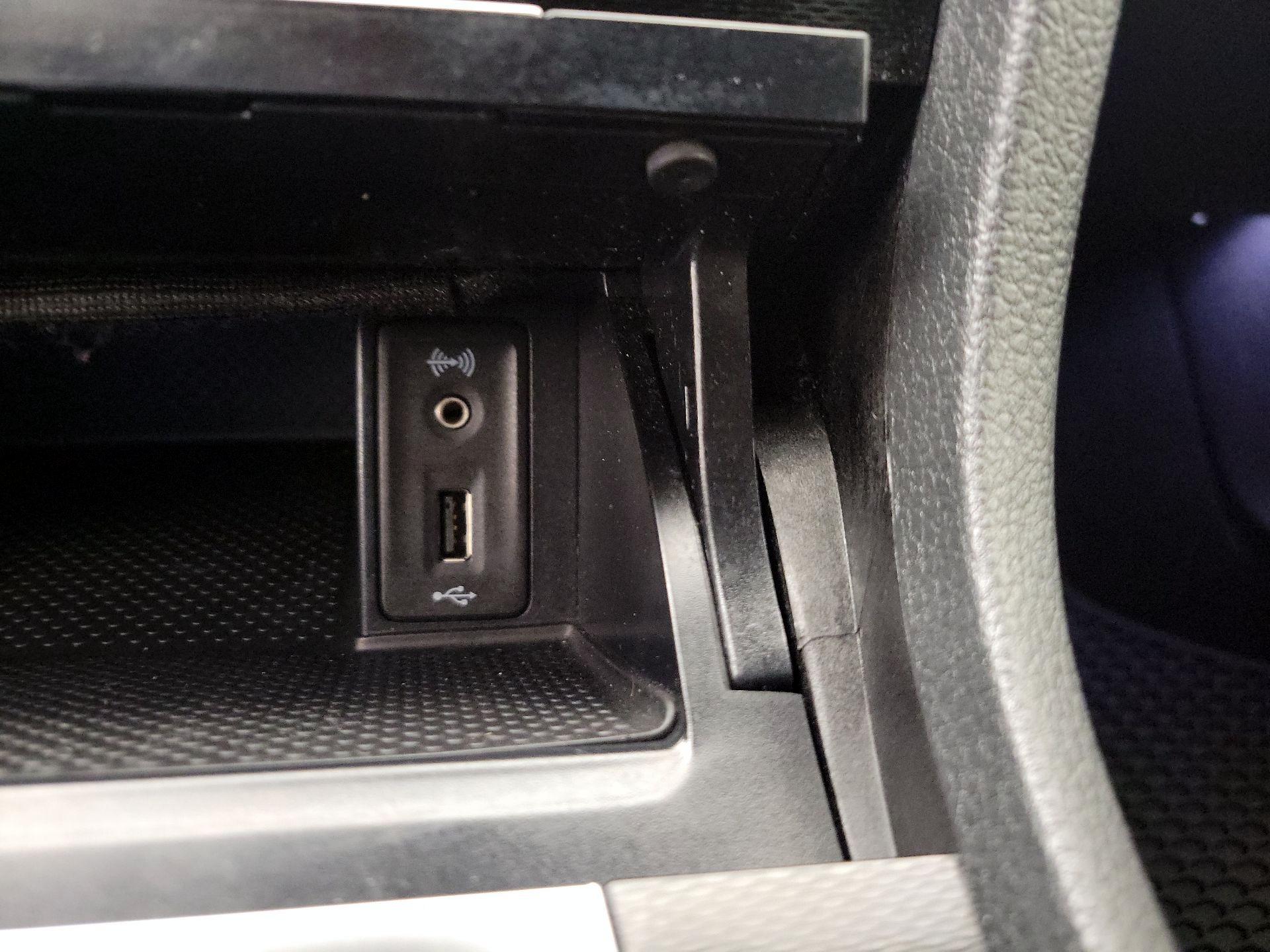 Thumbnail: 2017 Volkswagen Golf - 18