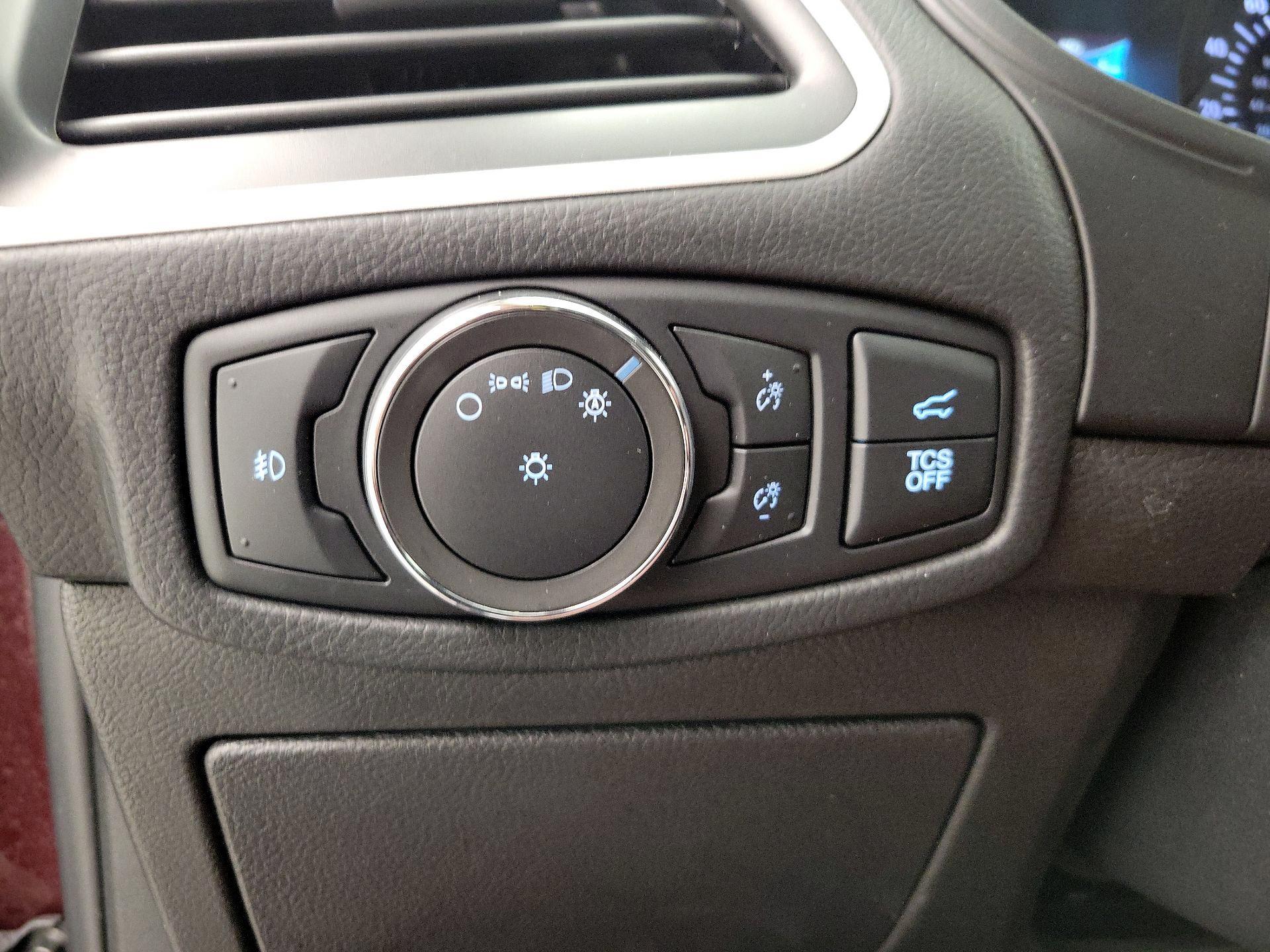 Thumbnail: 2022 Ford Edge - 13