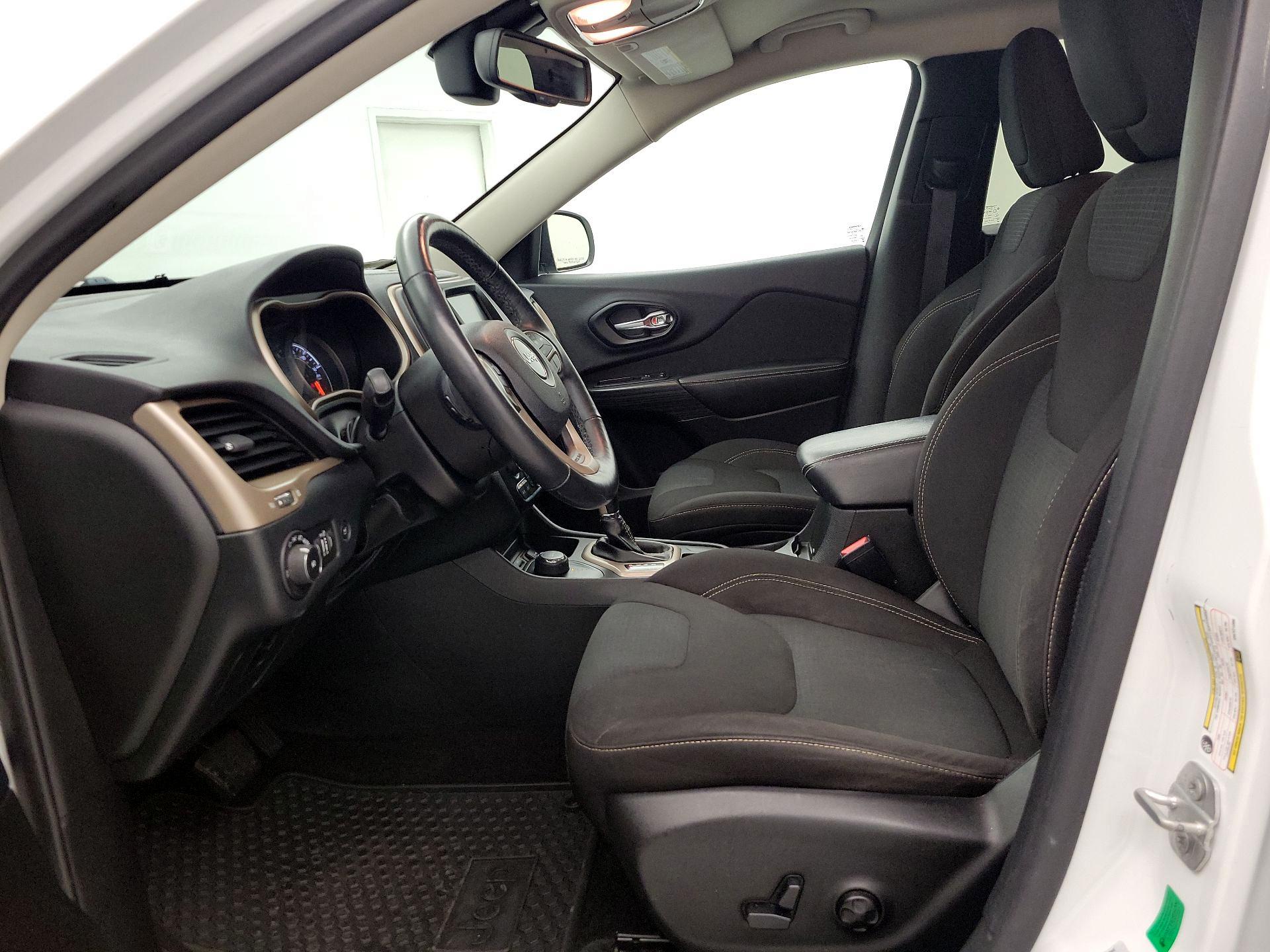 Thumbnail: 2016 Jeep Cherokee - 11