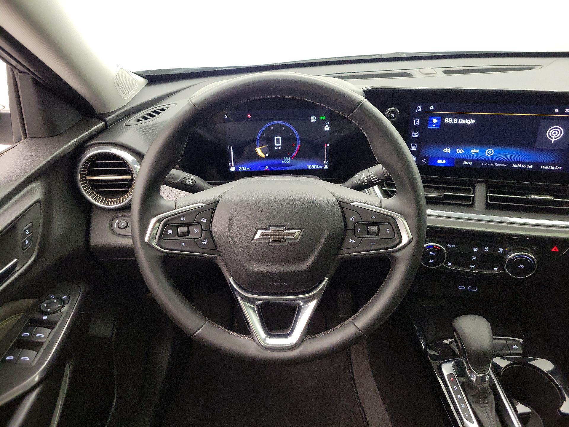 Thumbnail: 2024 Chevrolet Trax - 10