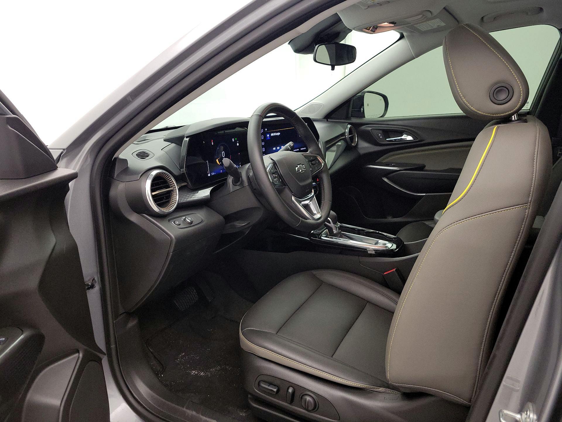 Thumbnail: 2024 Chevrolet Trax - 11