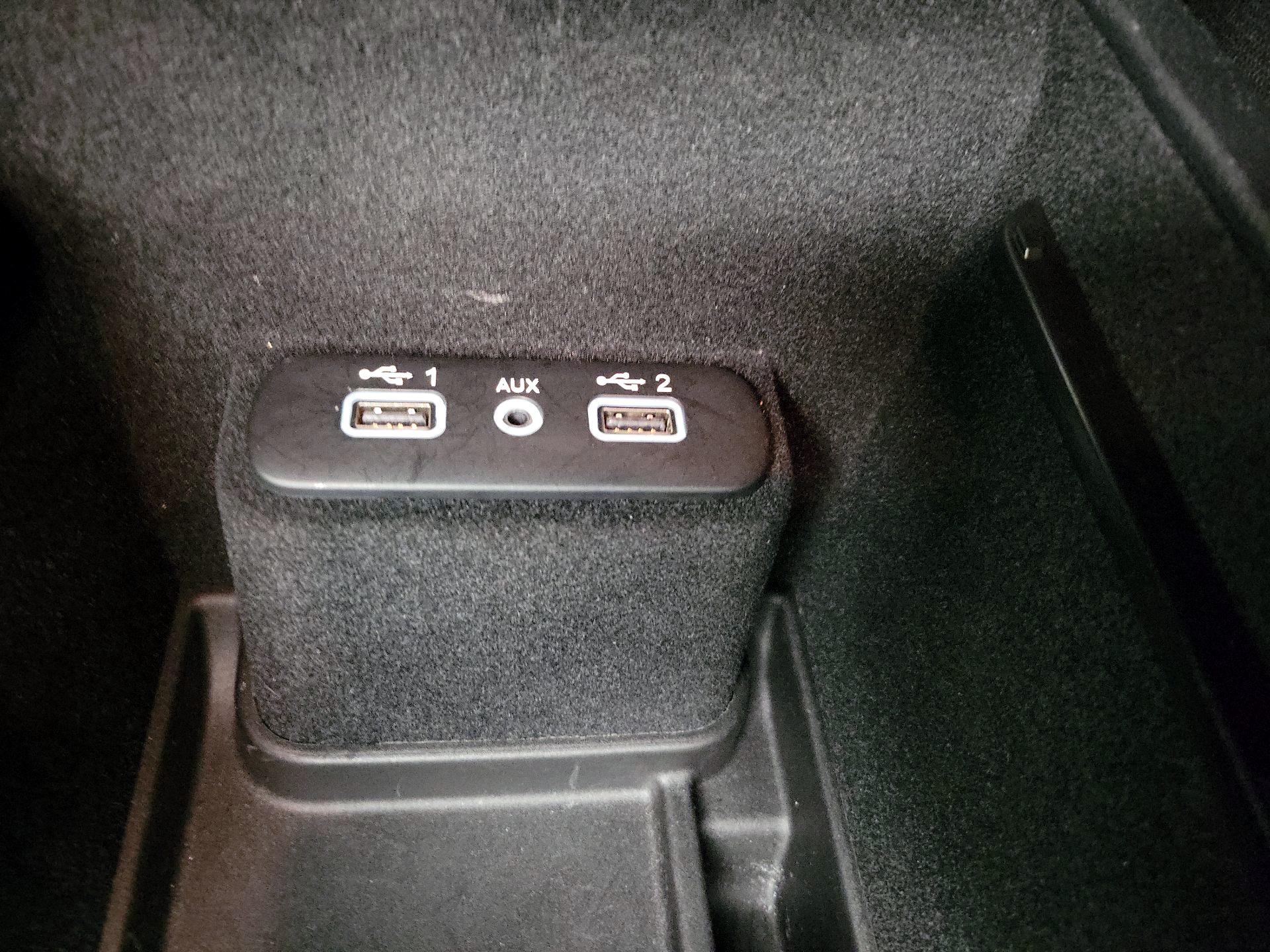 Thumbnail: 2020 Dodge Charger - 18