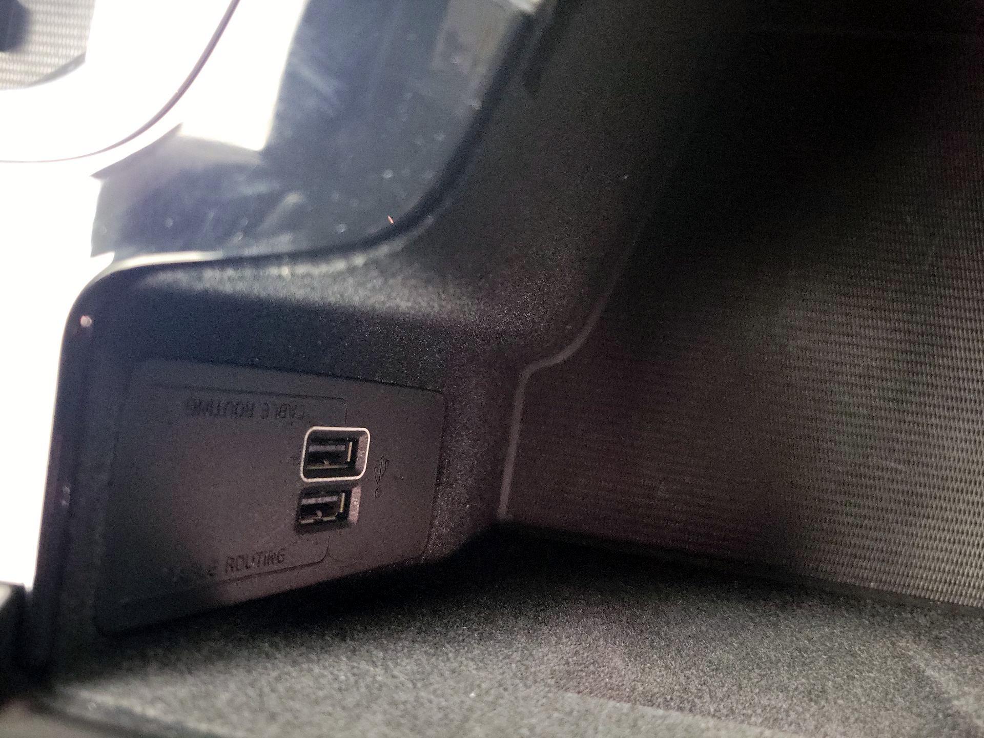 Thumbnail: 2021 Volvo XC60 - 16