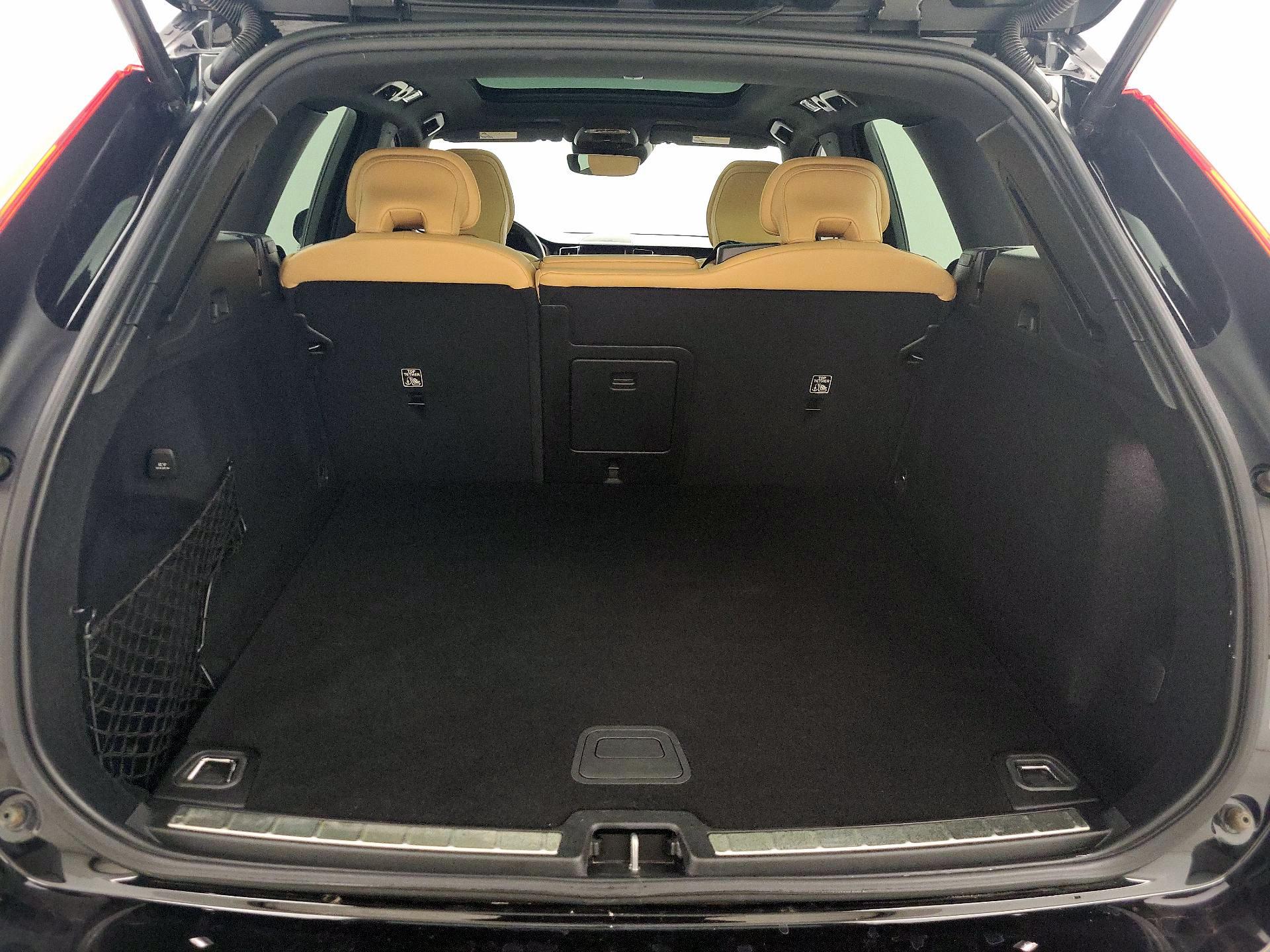 Thumbnail: 2021 Volvo XC60 - 19