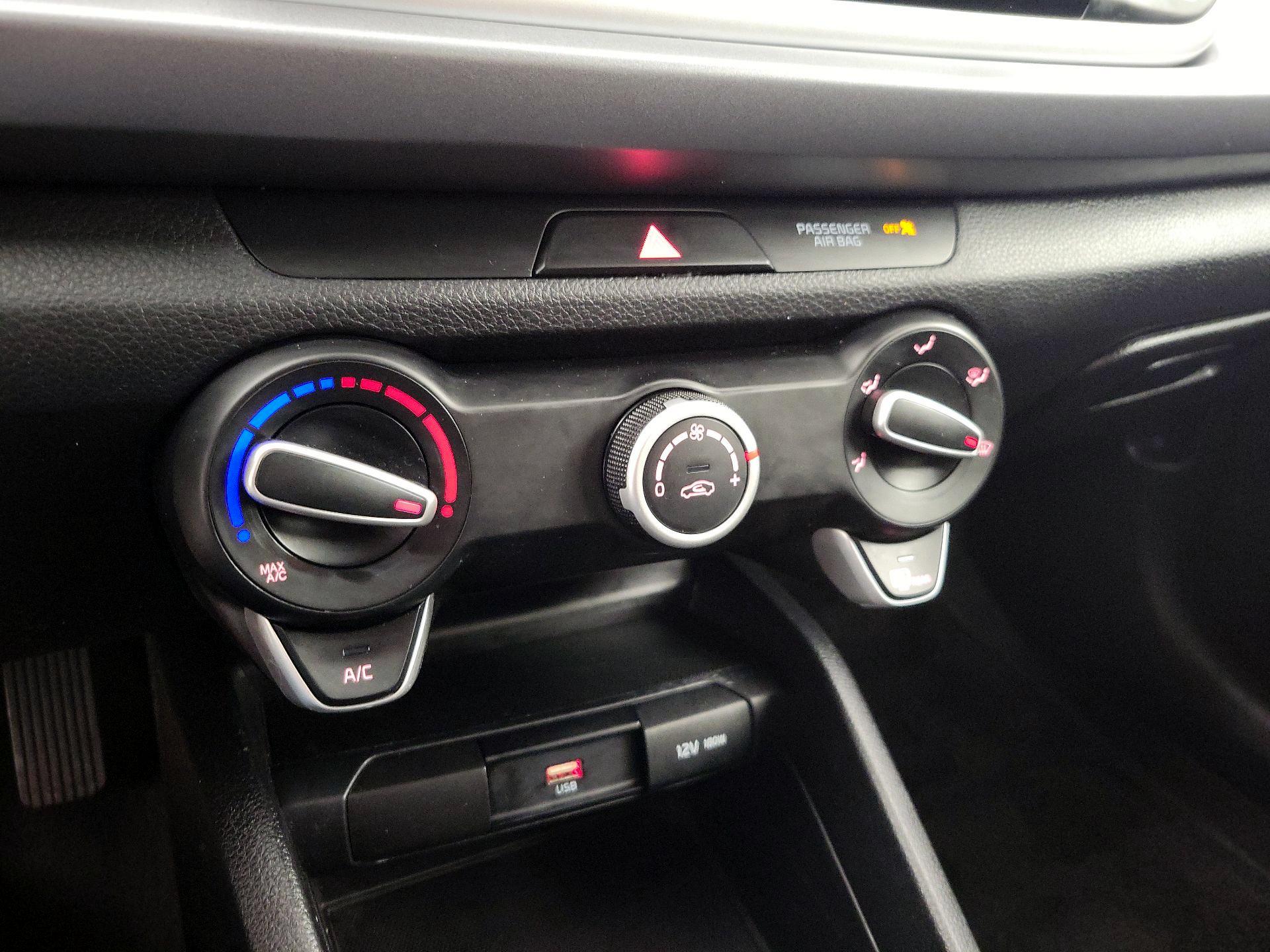 Thumbnail: 2023 Kia Rio - 16