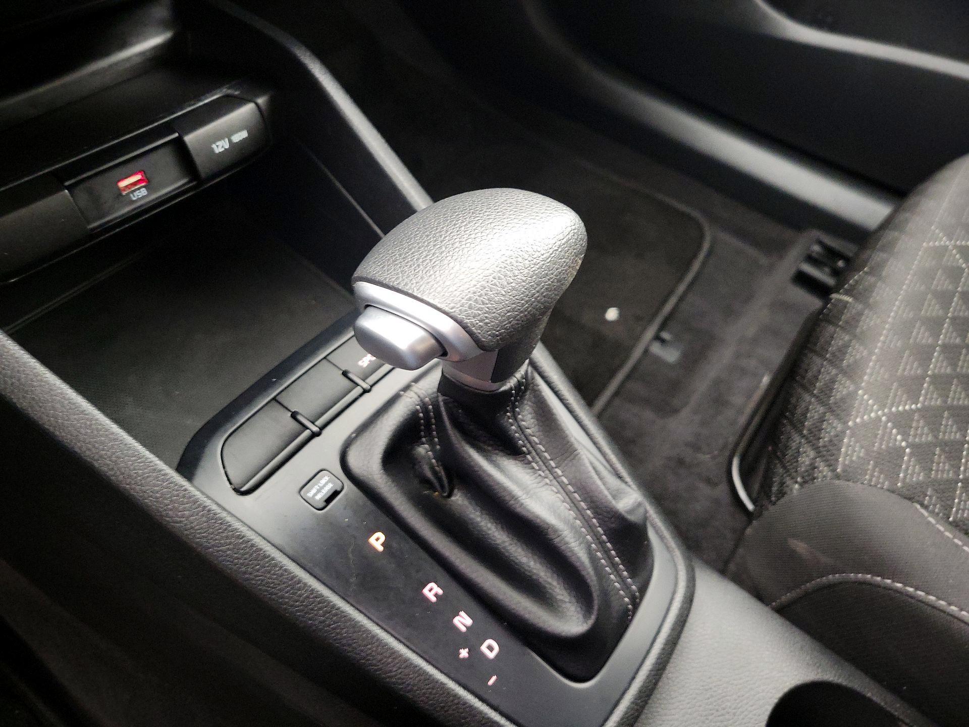 Thumbnail: 2023 Kia Rio - 17