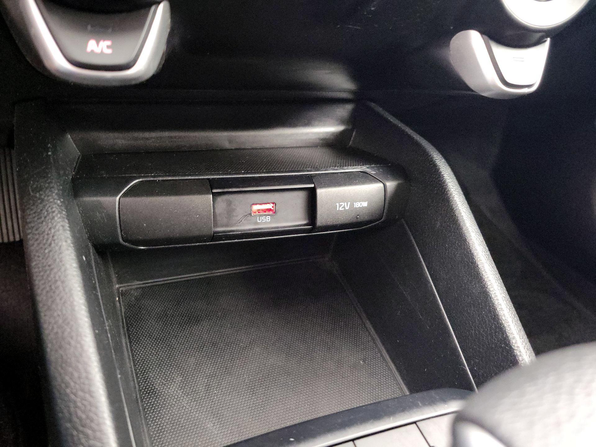 Thumbnail: 2023 Kia Rio - 18