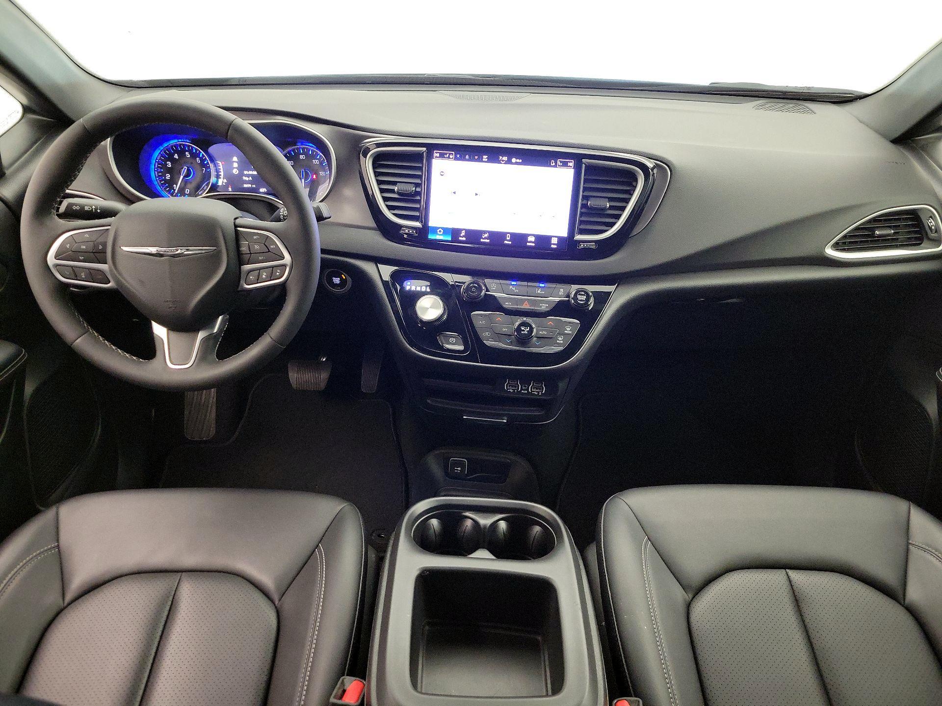 Thumbnail: 2025 Chrysler Pacifica - 9