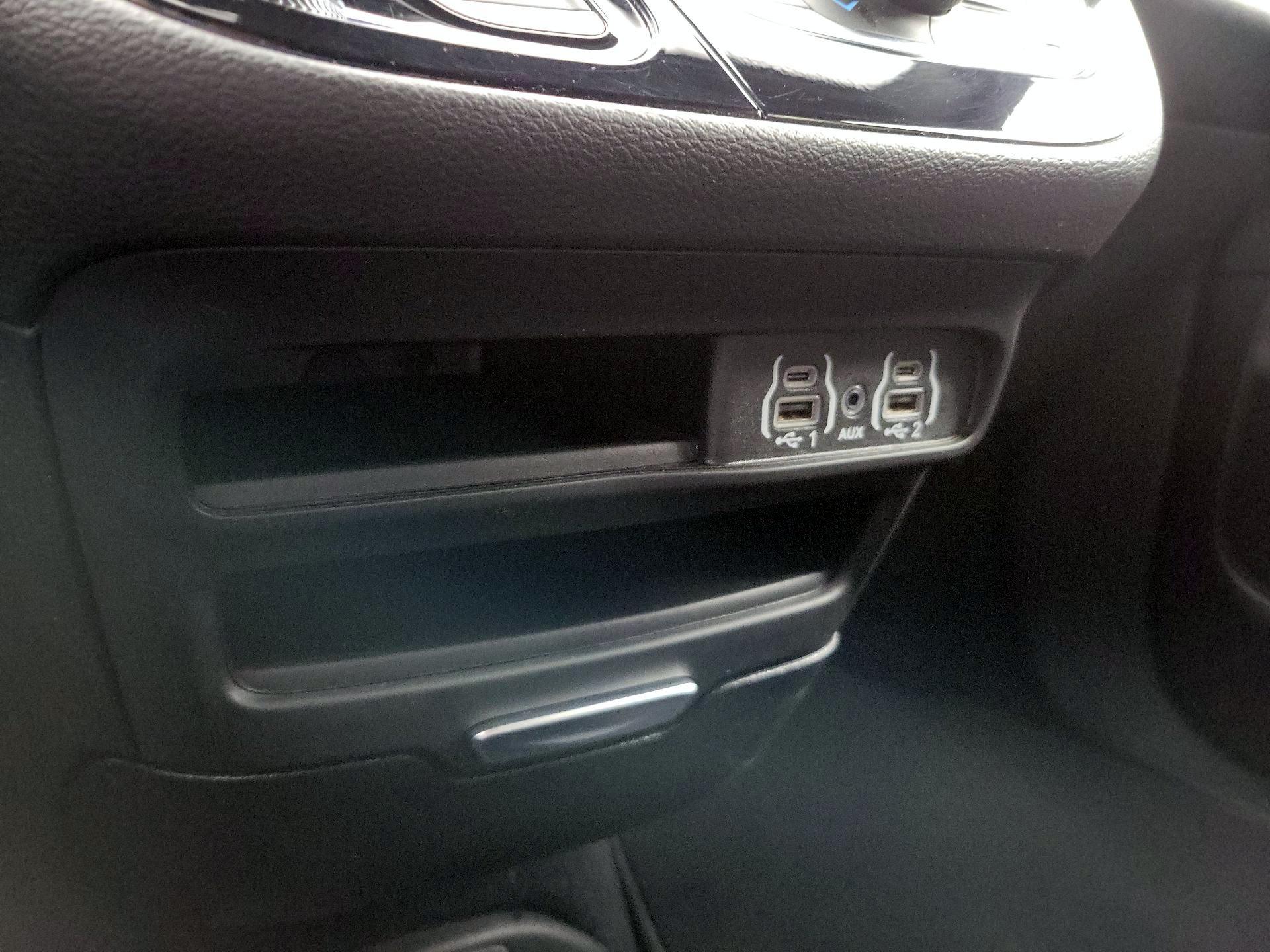 Thumbnail: 2025 Chrysler Pacifica - 18