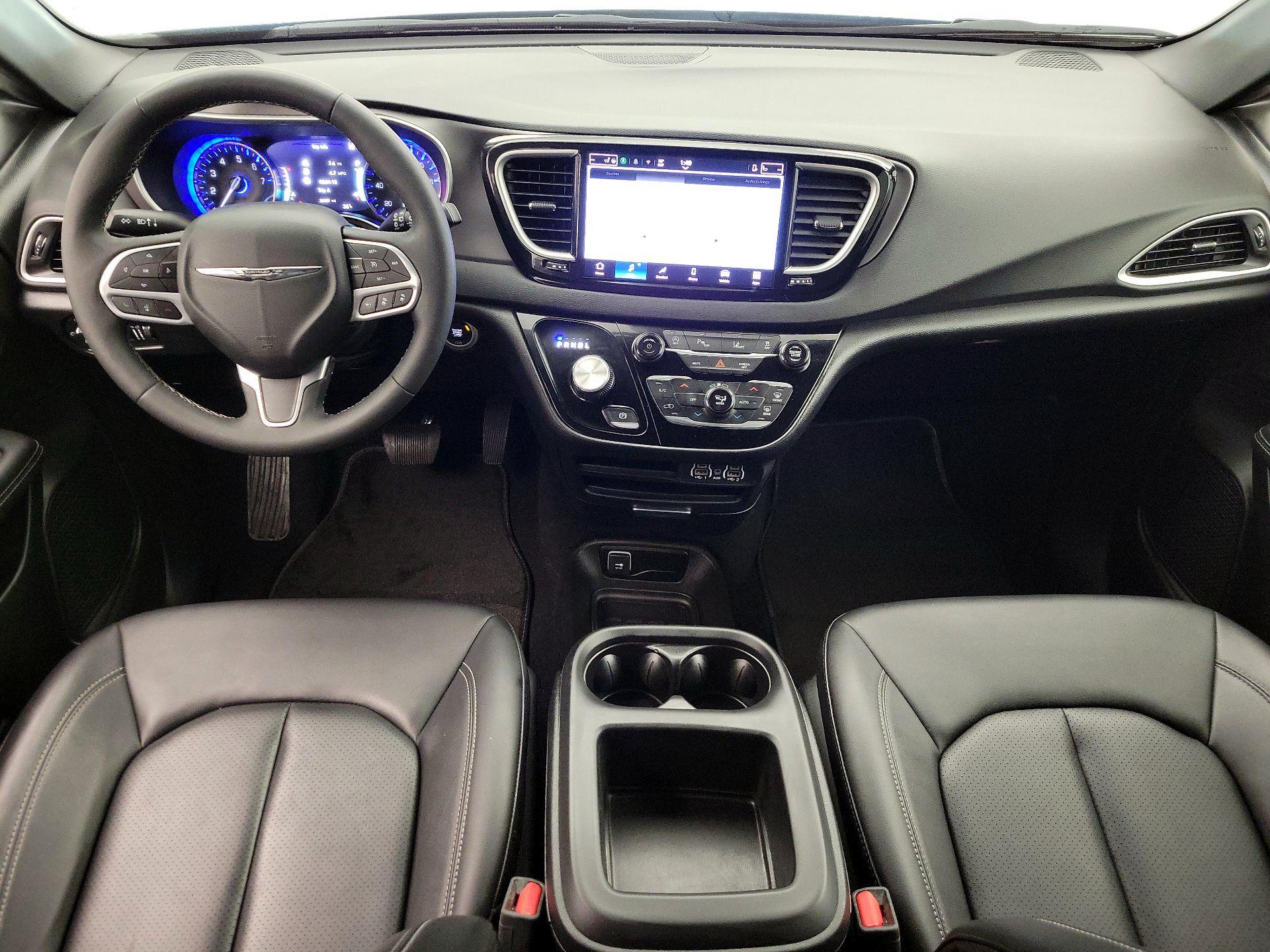 Thumbnail: 2025 Chrysler Pacifica - 9