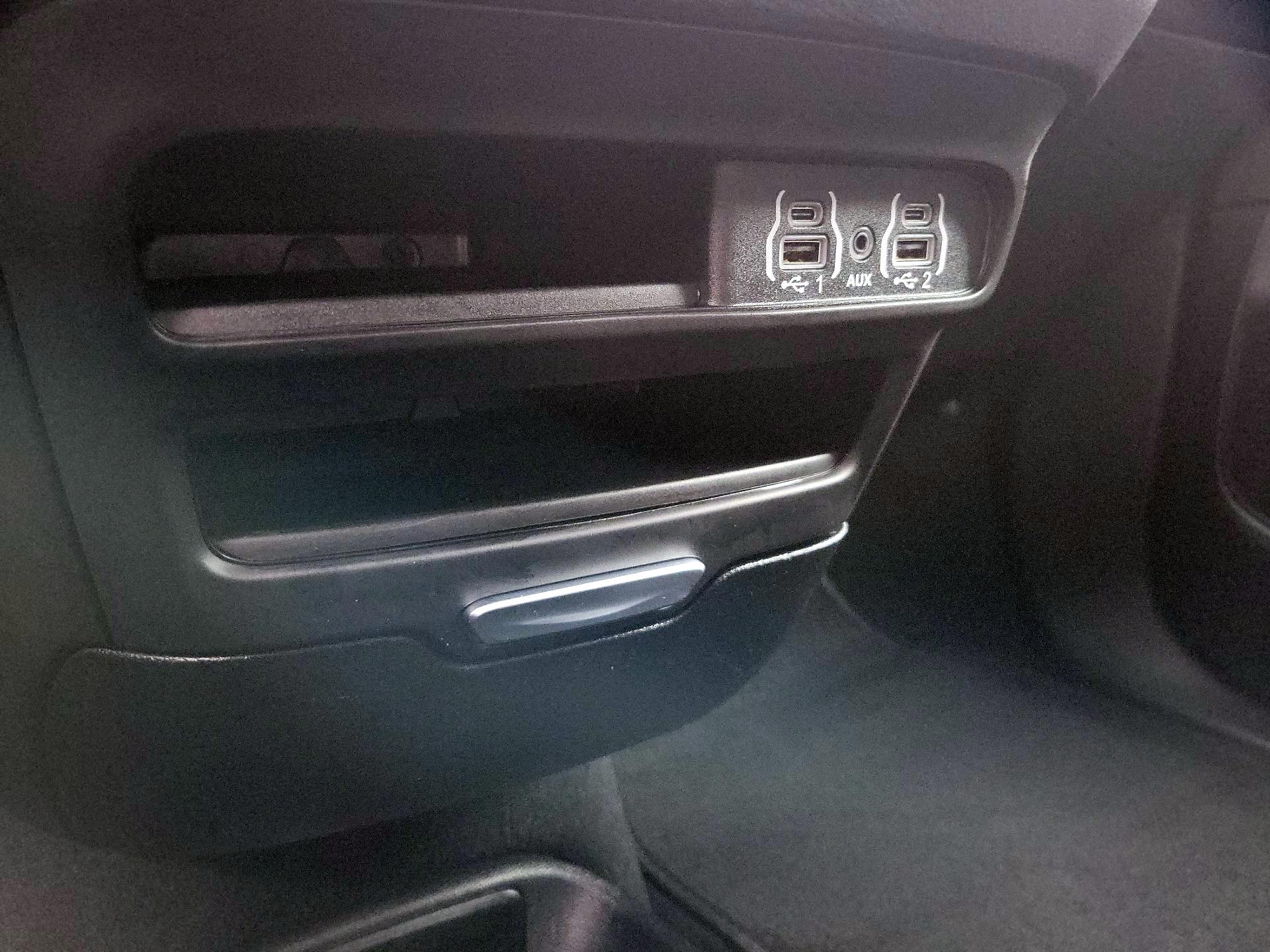 Thumbnail: 2025 Chrysler Pacifica - 18