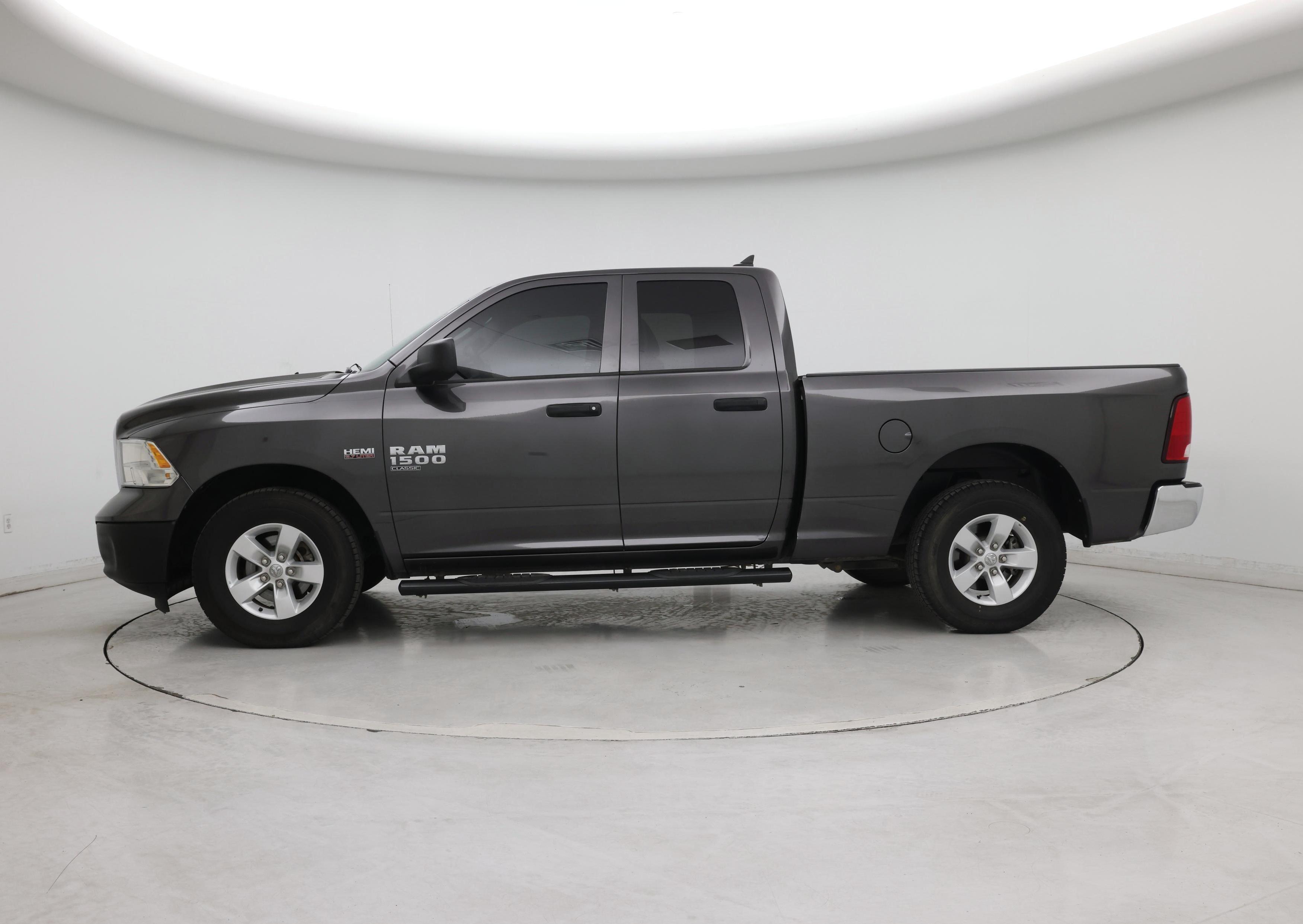 Thumbnail: 2022 RAM 1500 Classic - 3