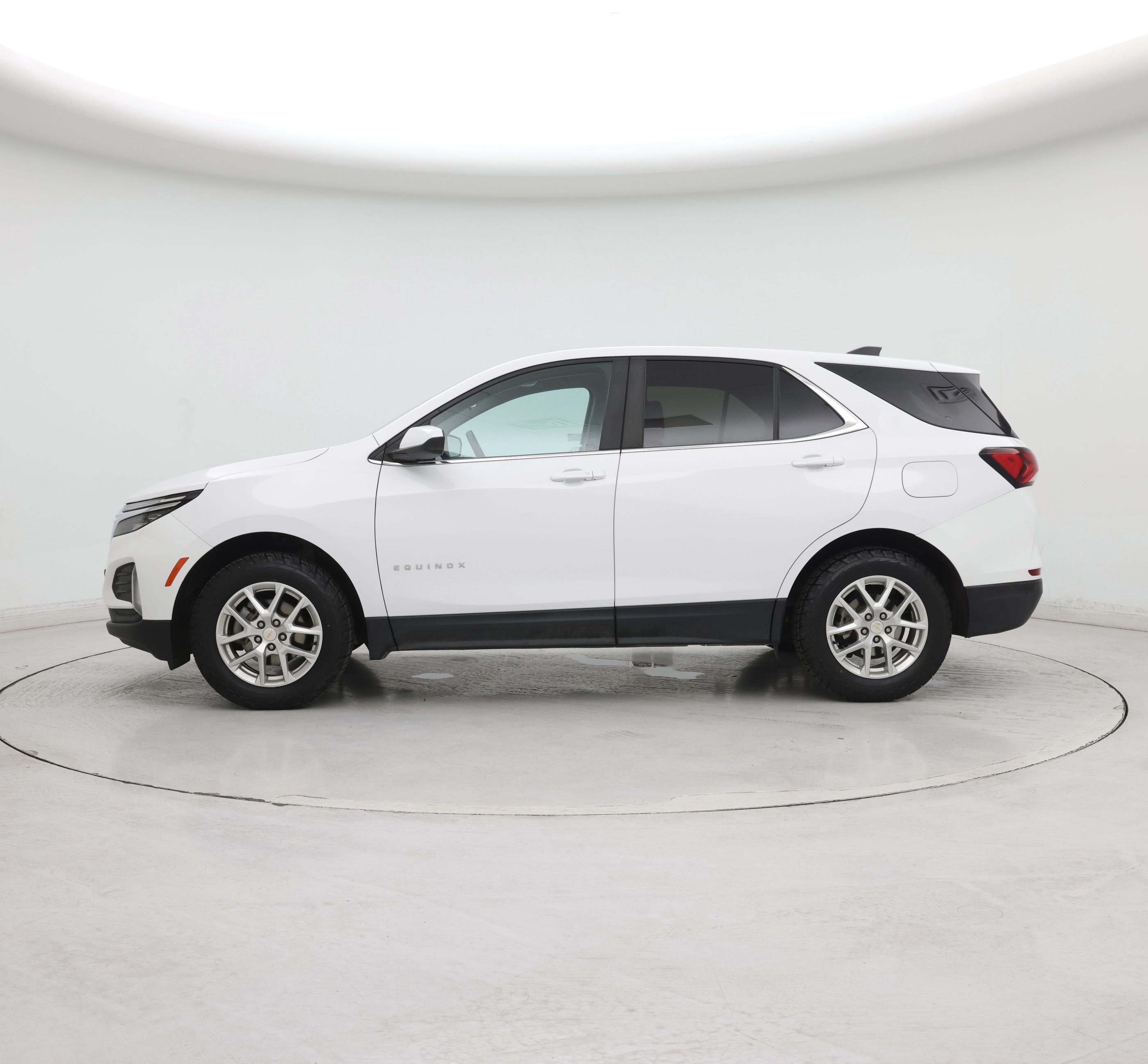 Thumbnail: 2022 Chevrolet Equinox - 3