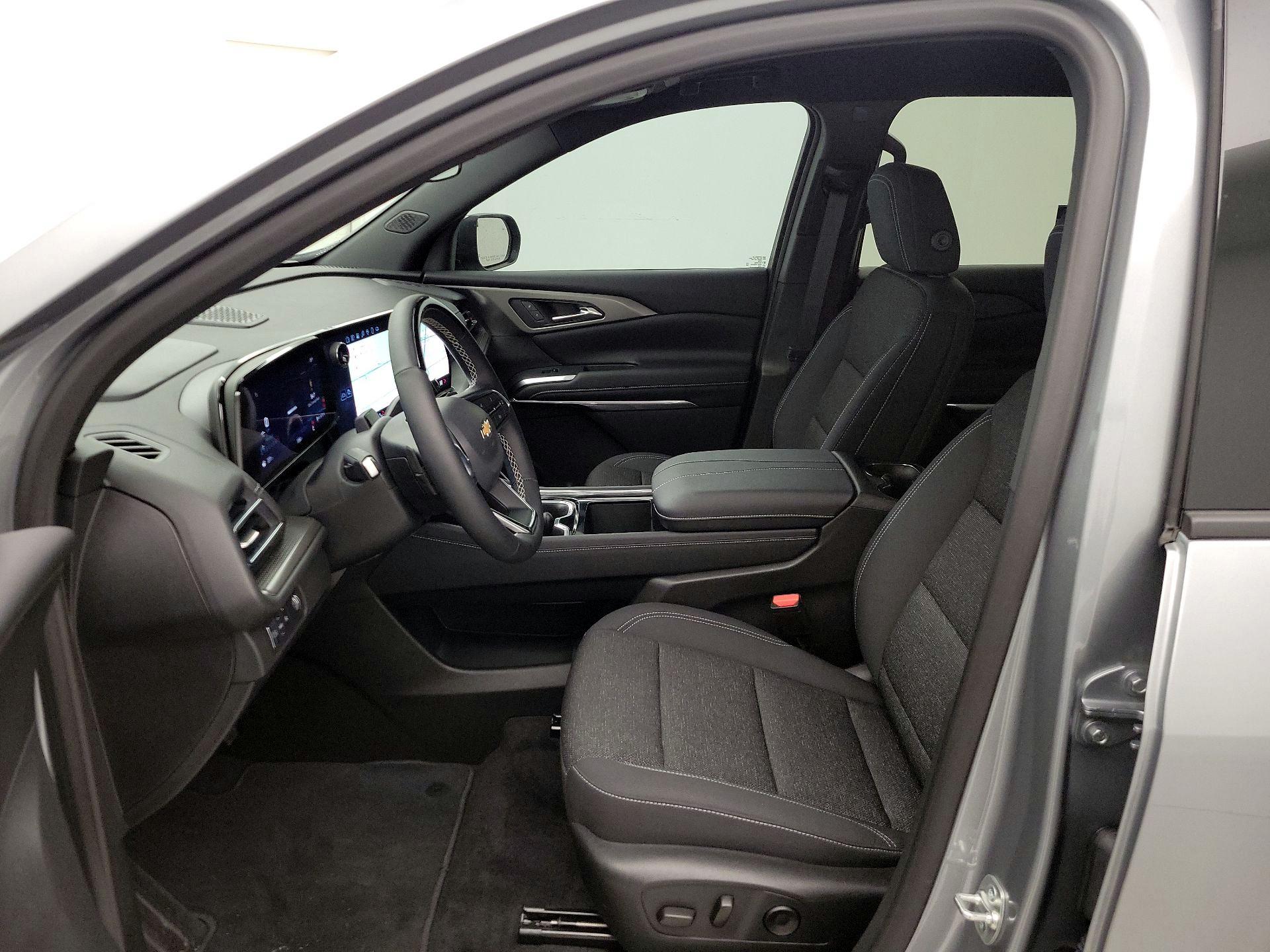 Thumbnail: 2025 Chevrolet Traverse - 11