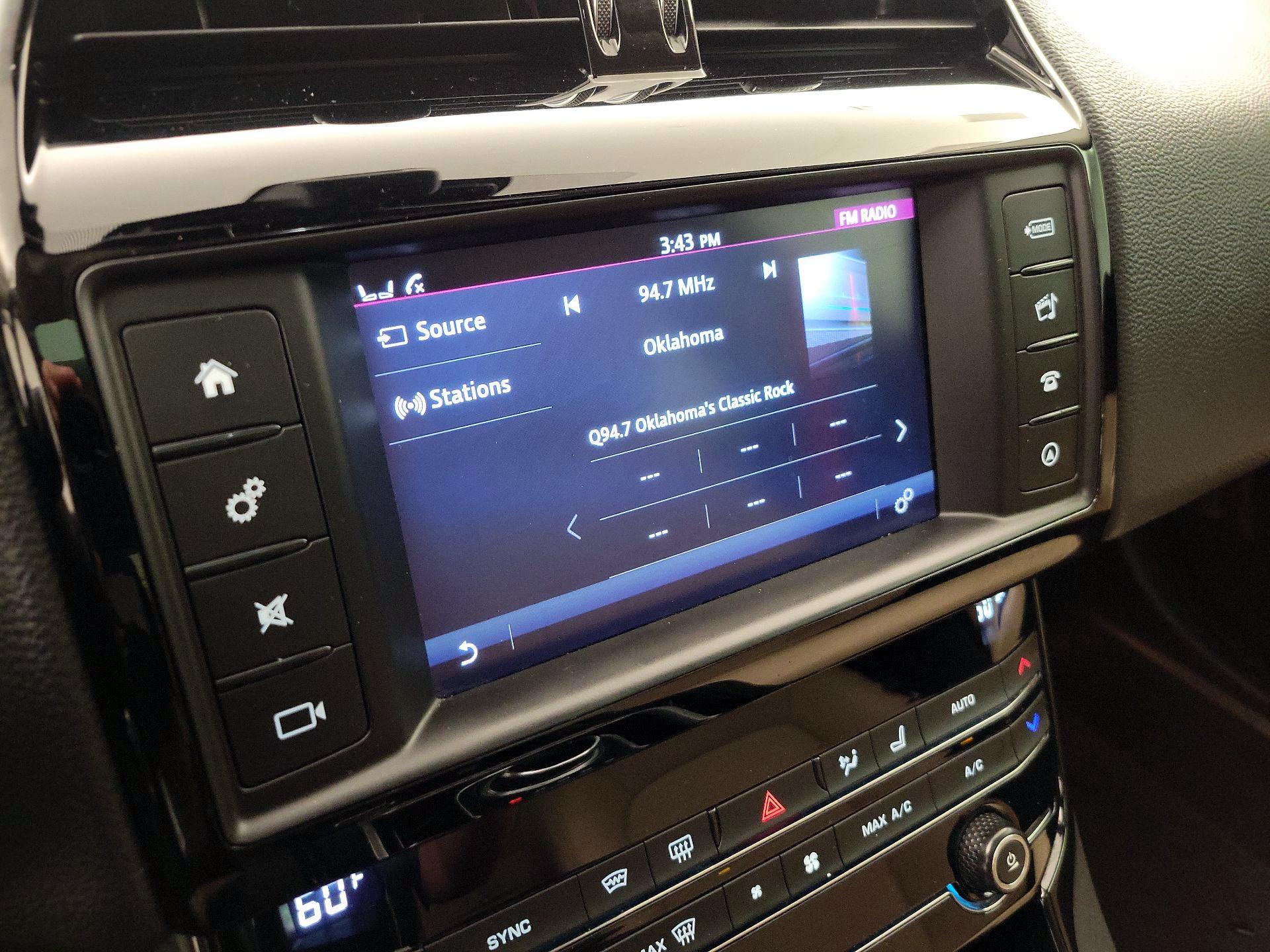 Thumbnail: 2017 Jaguar XE - 16