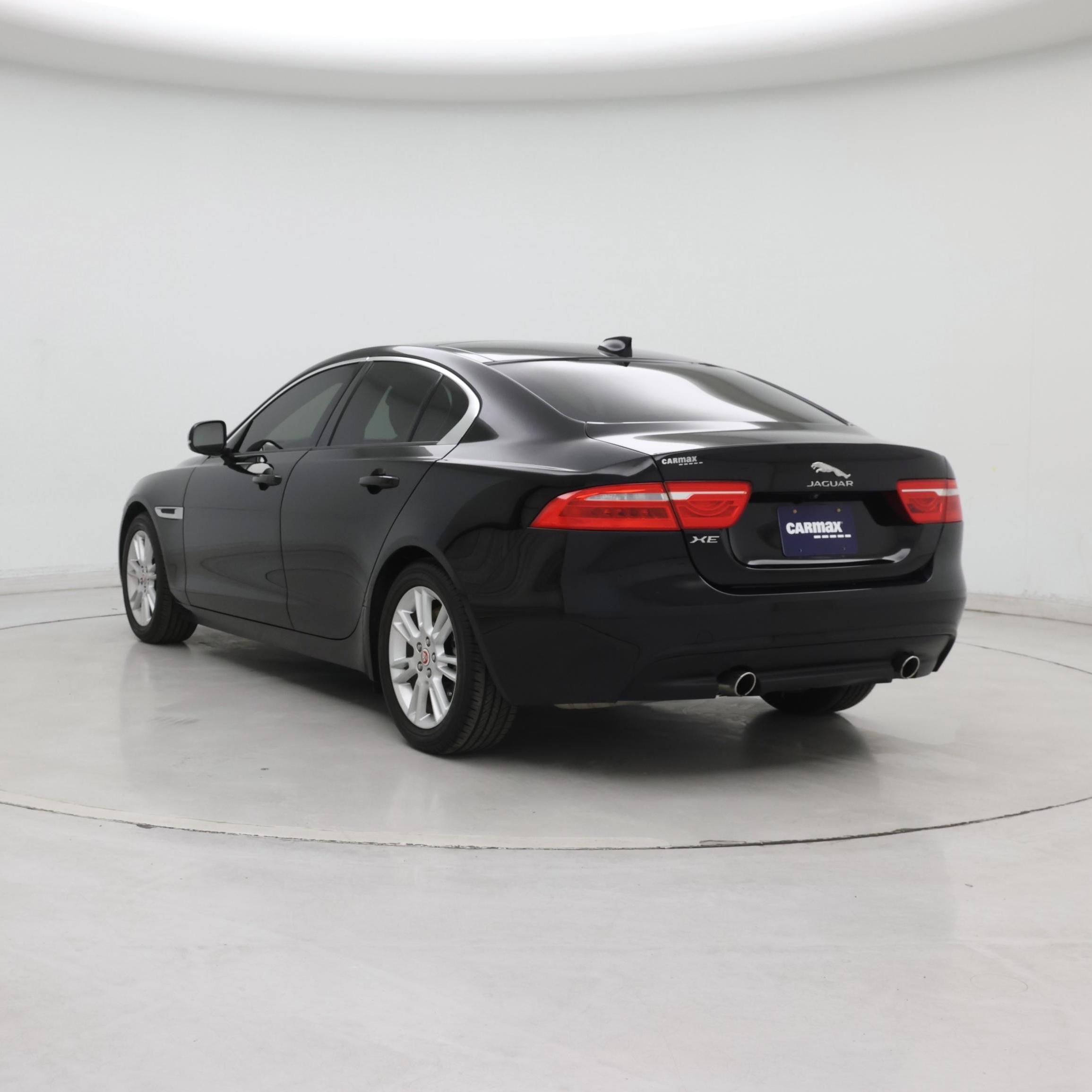 Thumbnail: 2017 Jaguar XE - 2