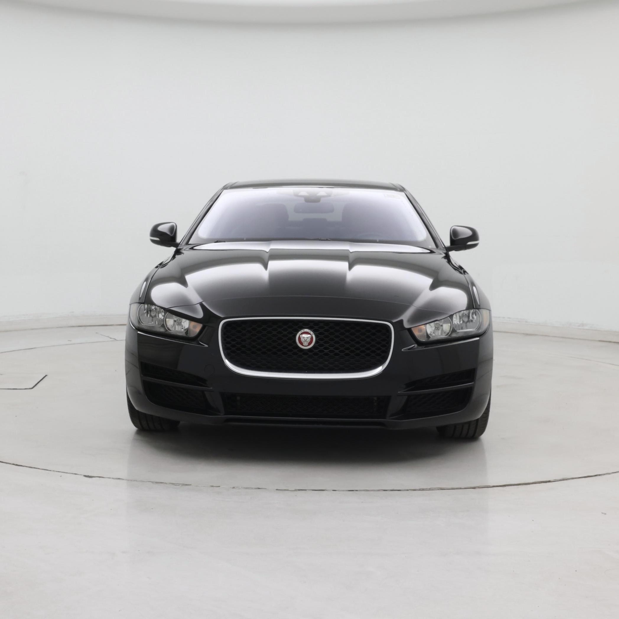 Thumbnail: 2017 Jaguar XE - 5