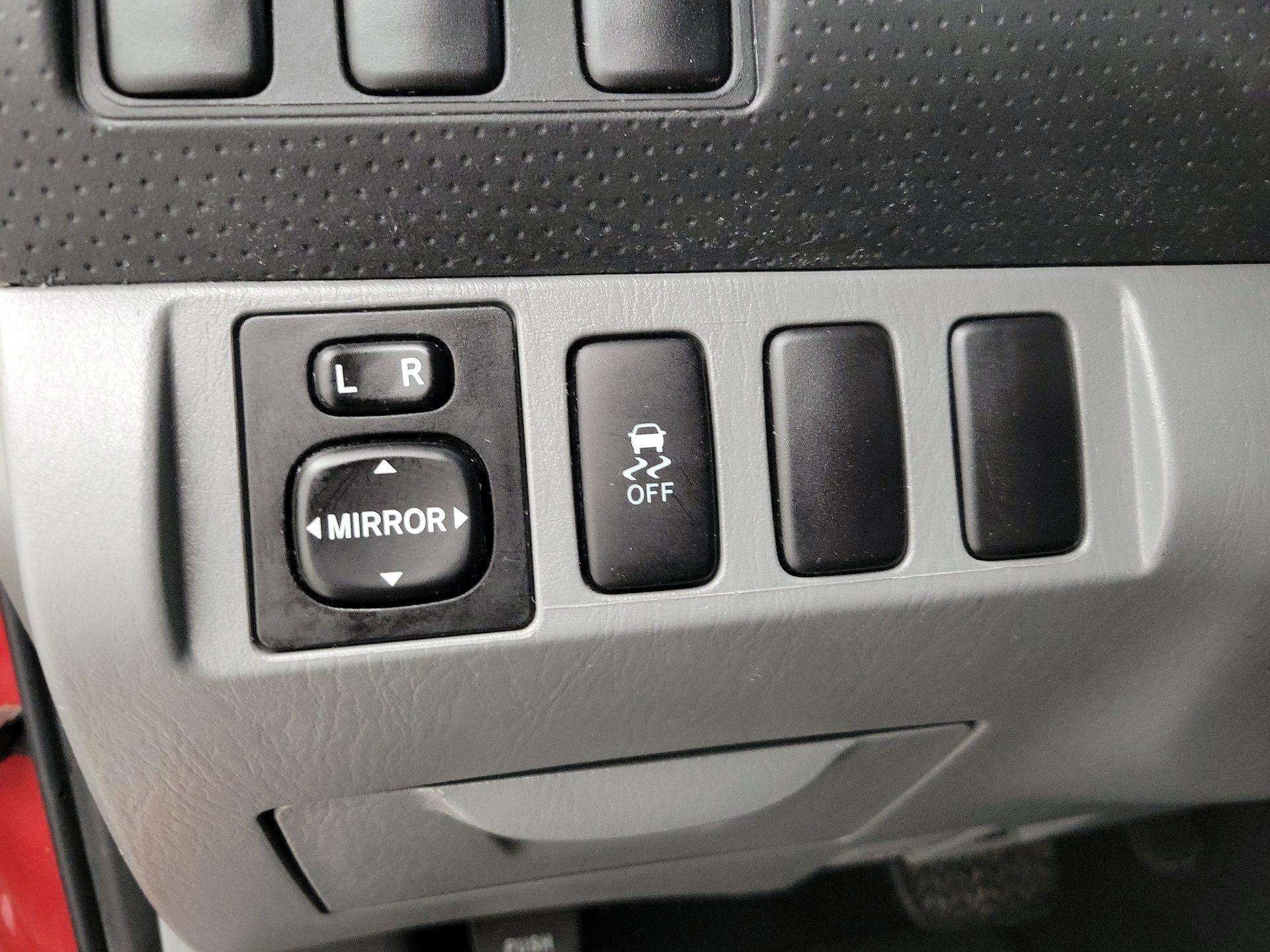 Thumbnail: 2014 Toyota Tacoma - 13