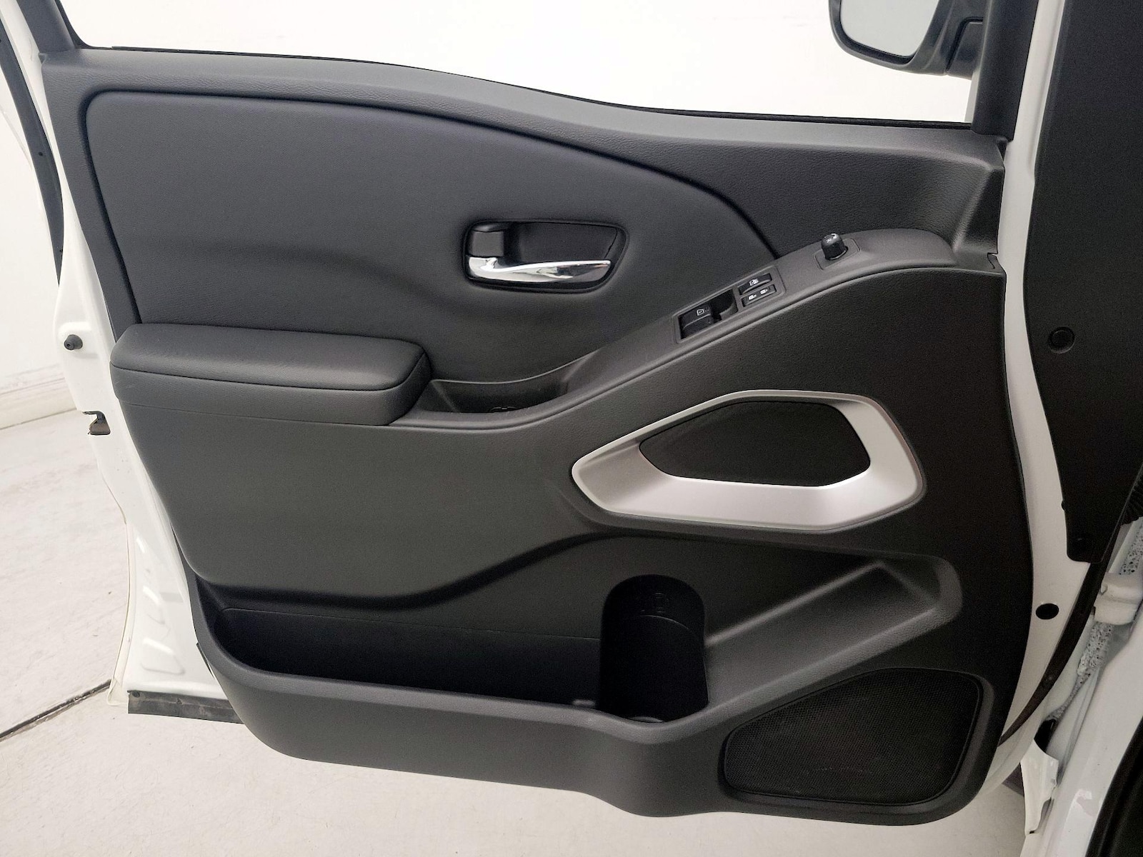 2023 Nissan Frontier SV - Photo 13