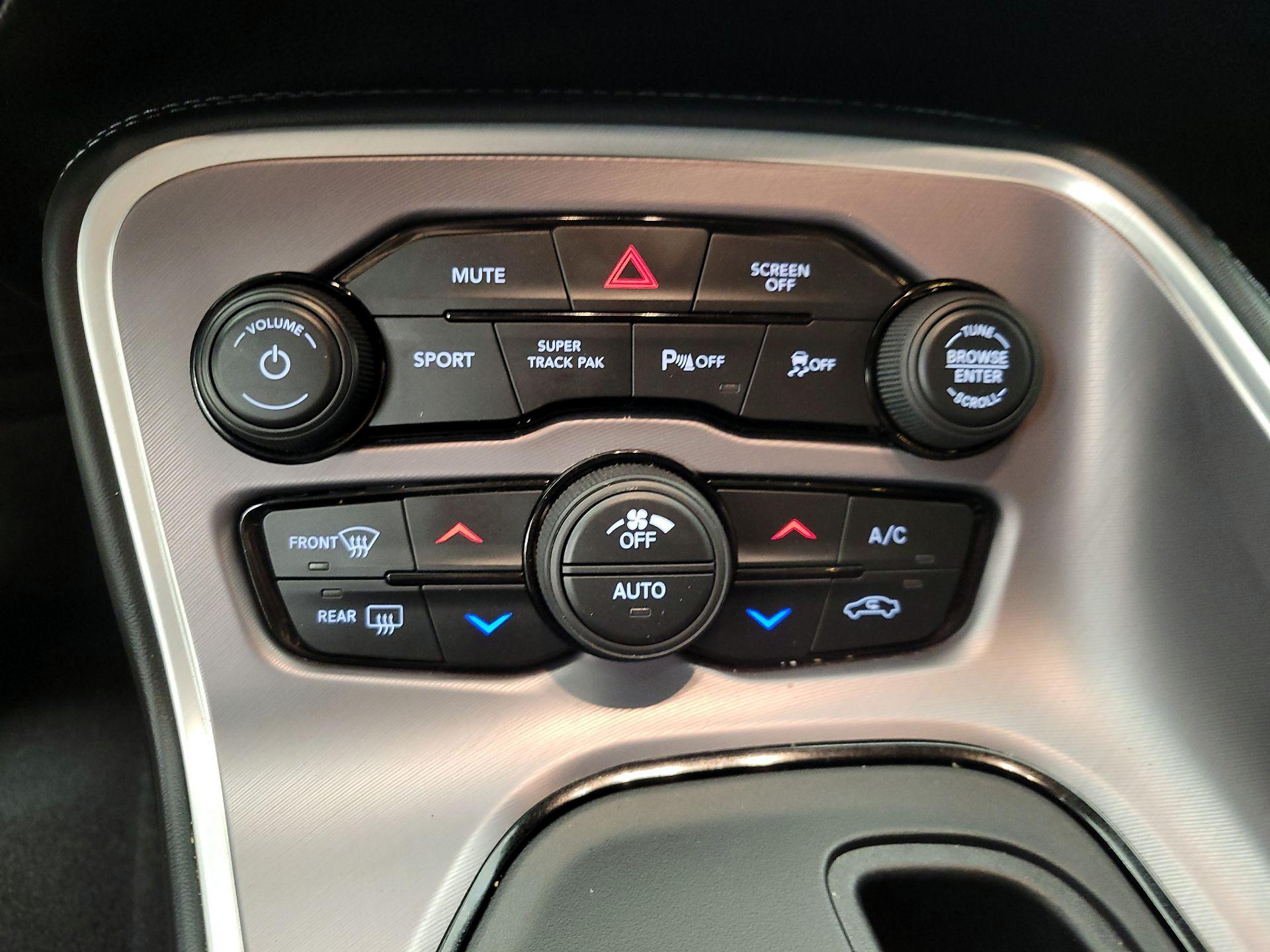 Thumbnail: 2022 Dodge Challenger - 17