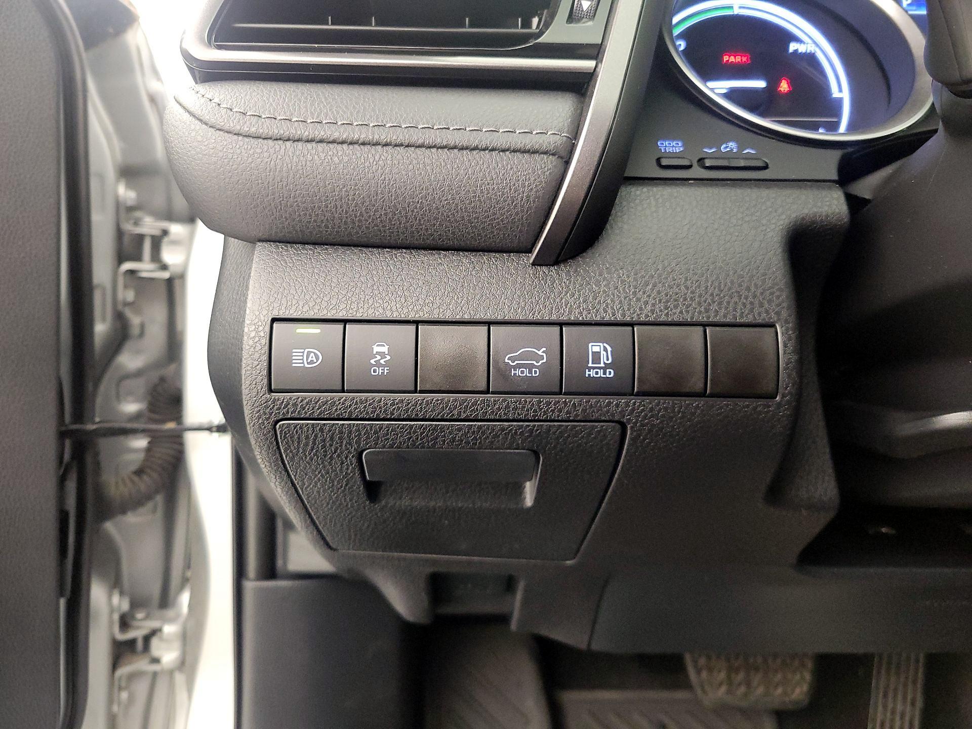 Thumbnail: 2021 Toyota Camry - 13