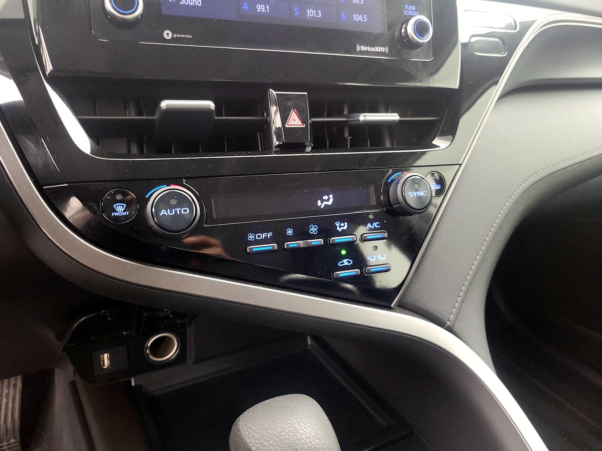 Thumbnail: 2021 Toyota Camry - 16