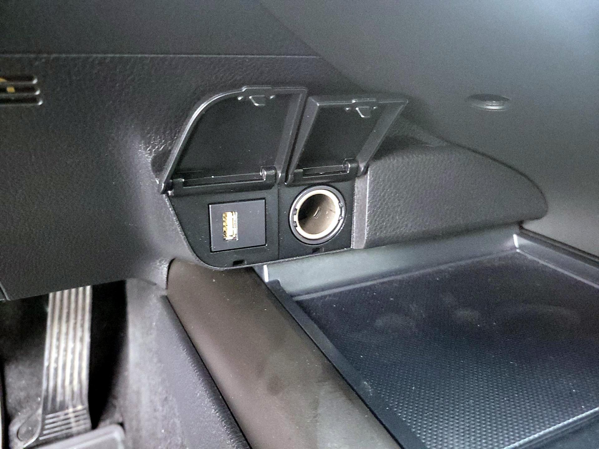 Thumbnail: 2021 Toyota Camry - 18