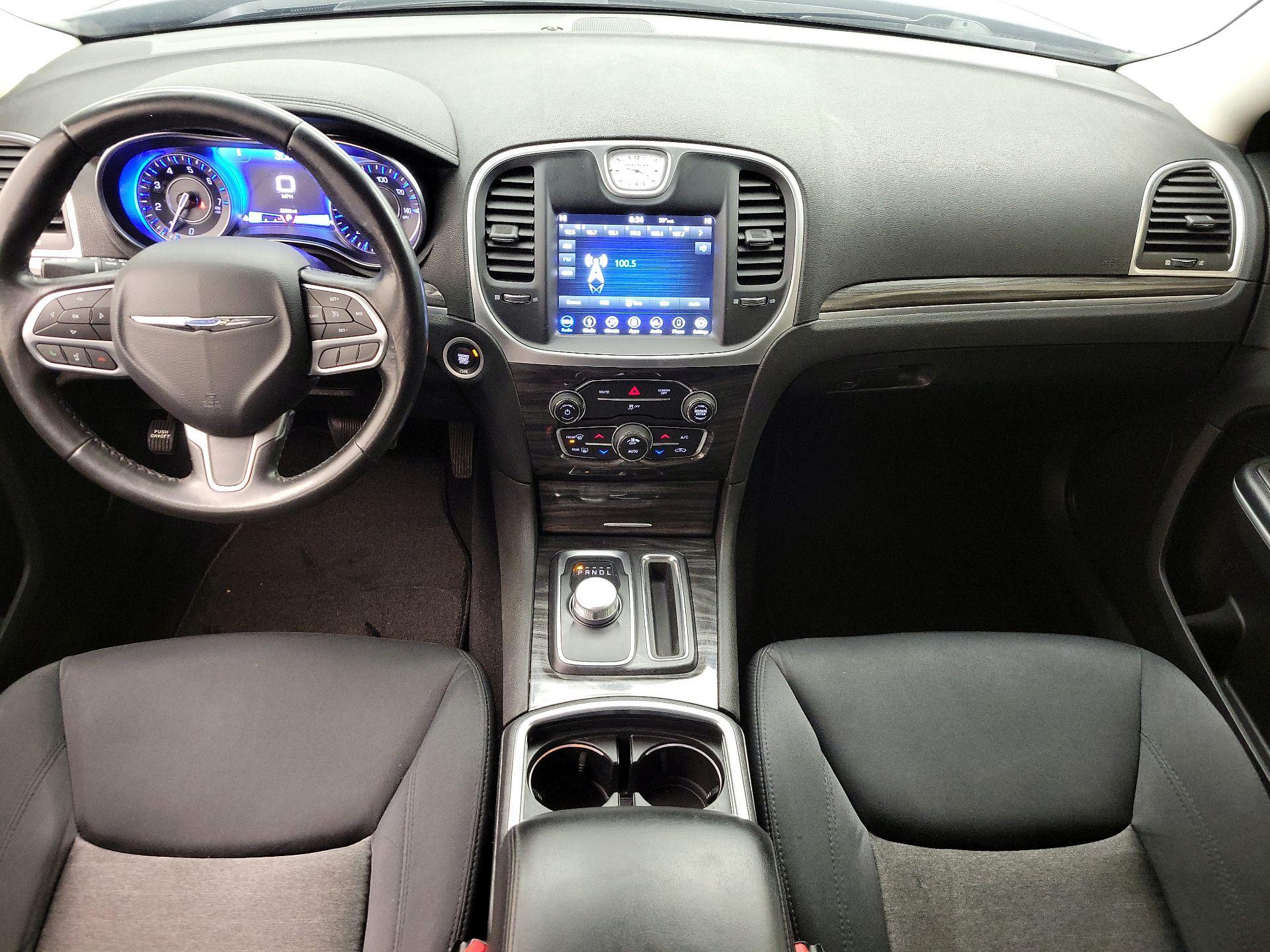 Thumbnail: 2019 Chrysler 300 - 9