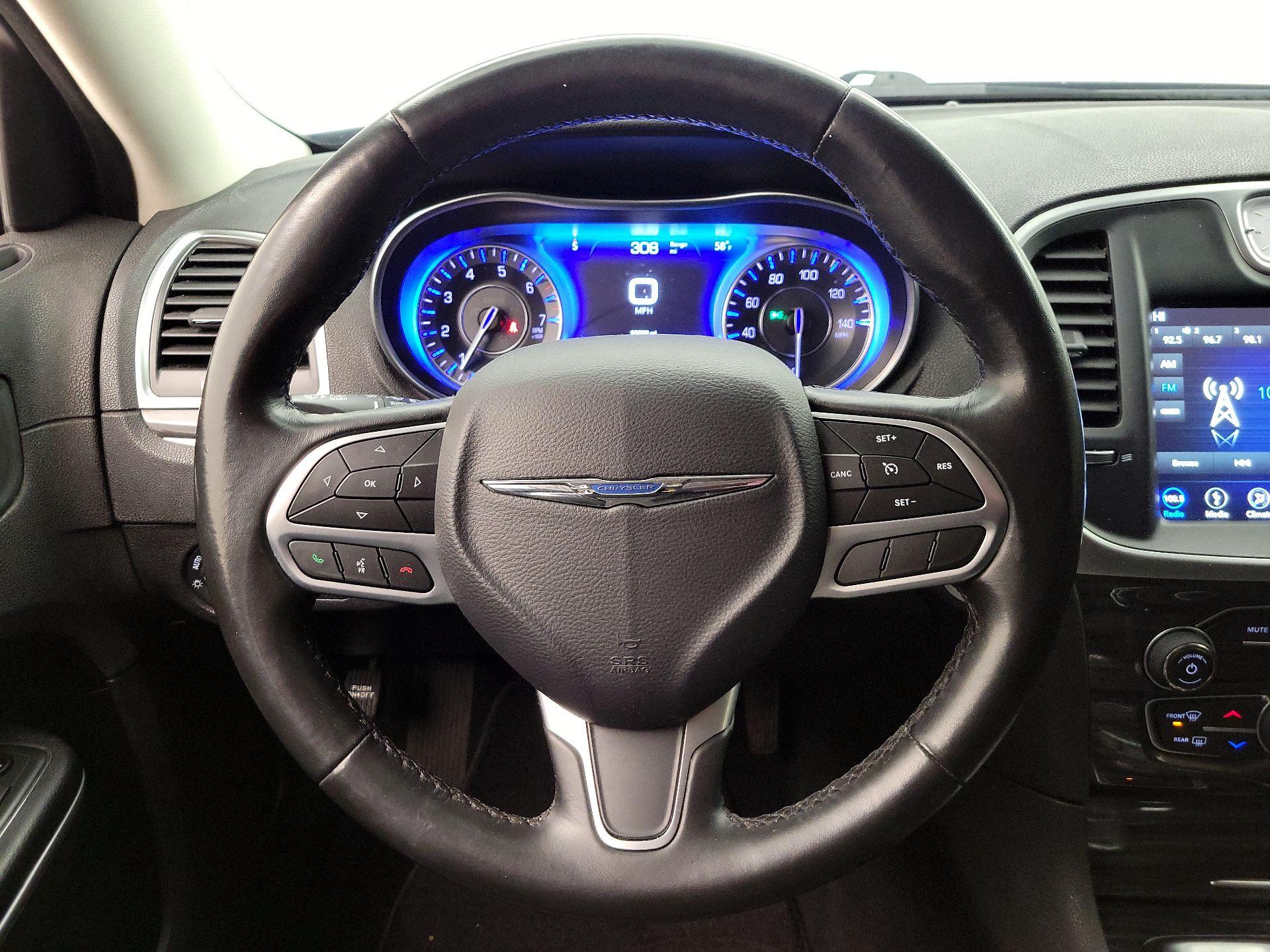 Thumbnail: 2019 Chrysler 300 - 10