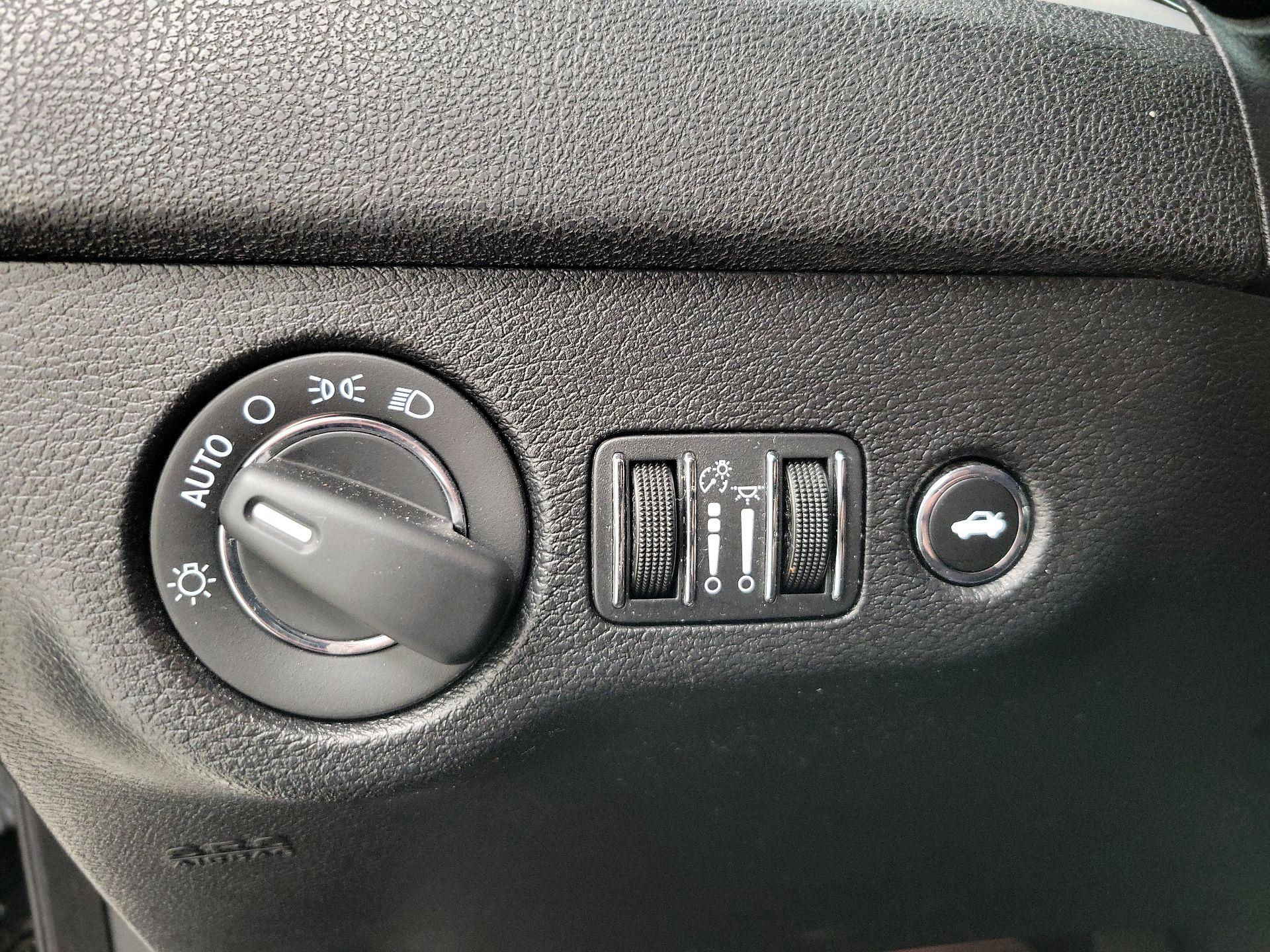 Thumbnail: 2019 Chrysler 300 - 13