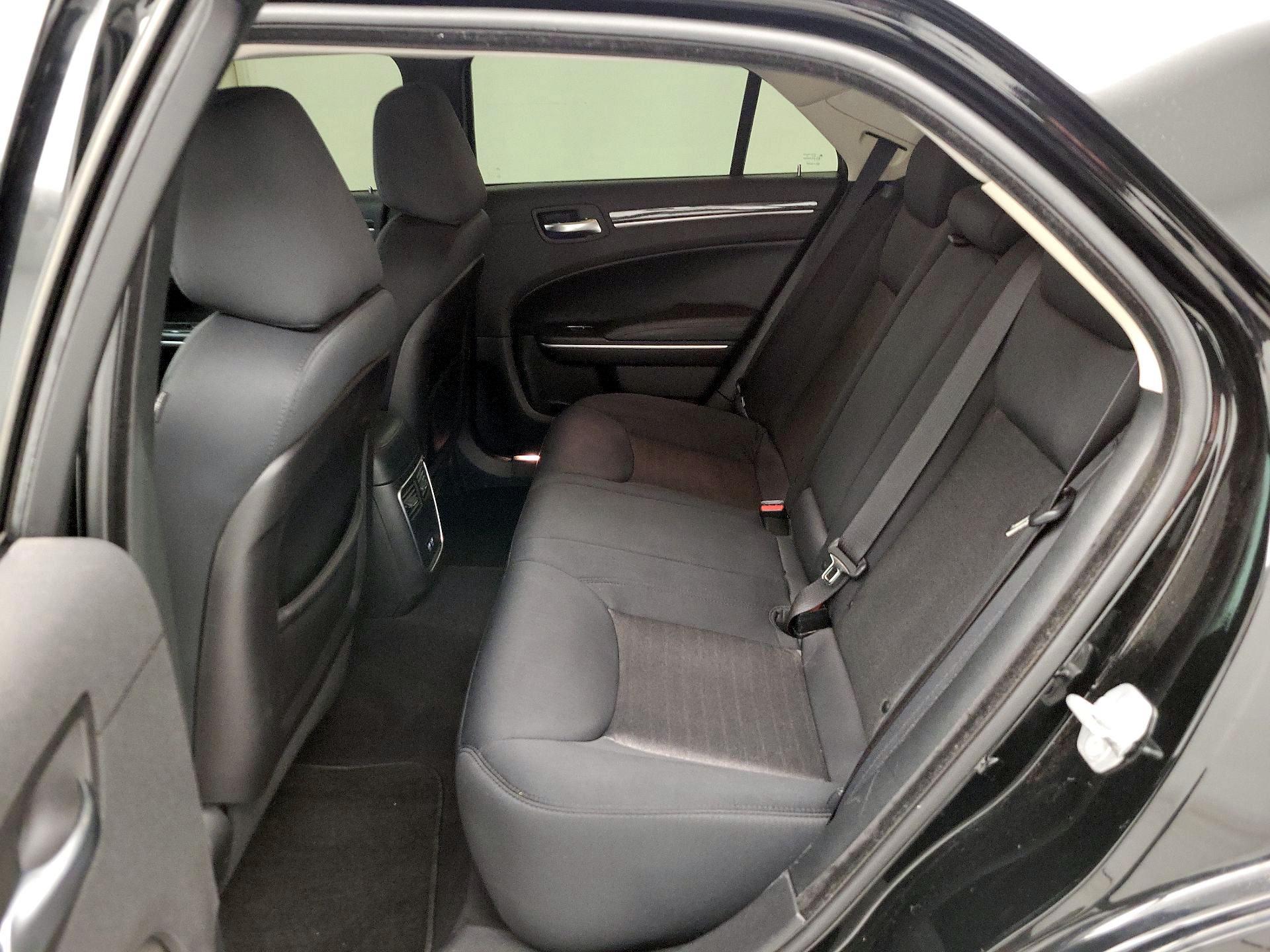 Thumbnail: 2019 Chrysler 300 - 19