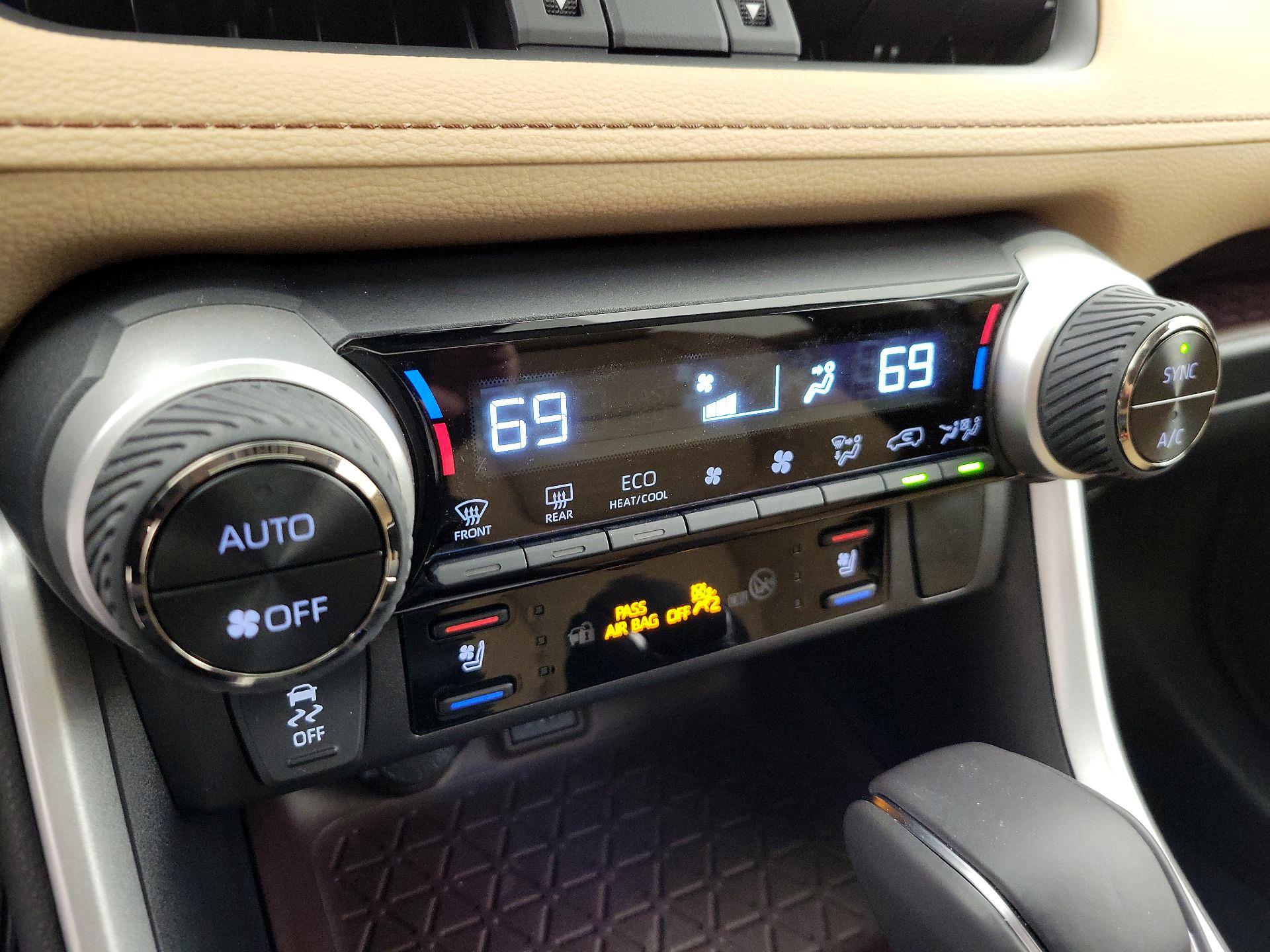 Thumbnail: 2025 Toyota RAV4 - 16