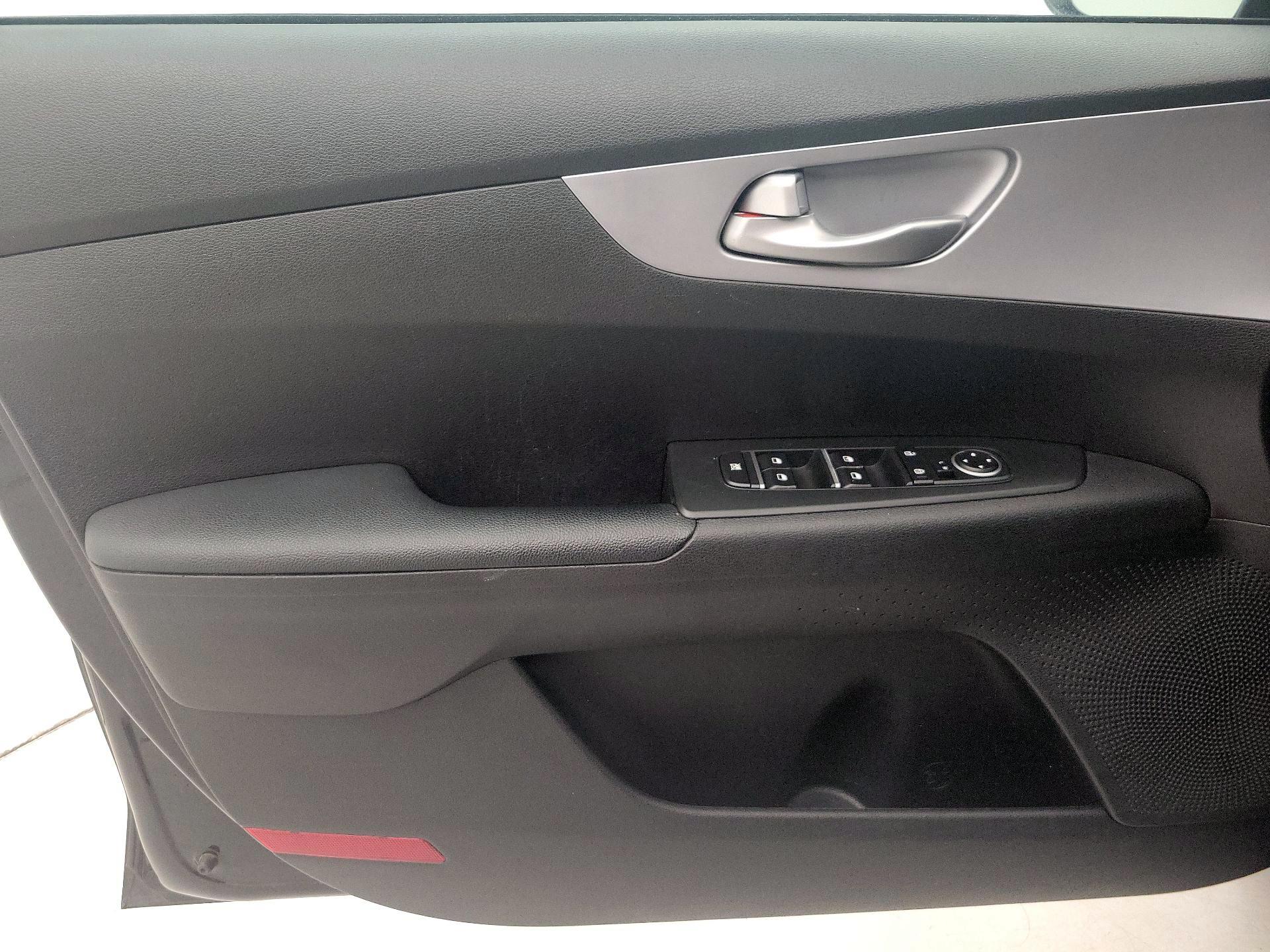 Thumbnail: 2023 Kia Forte - 12