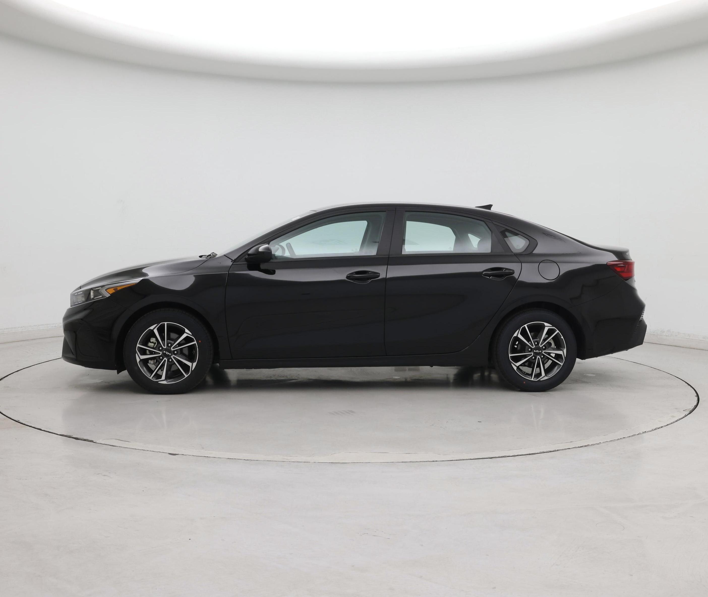 Thumbnail: 2023 Kia Forte - 3