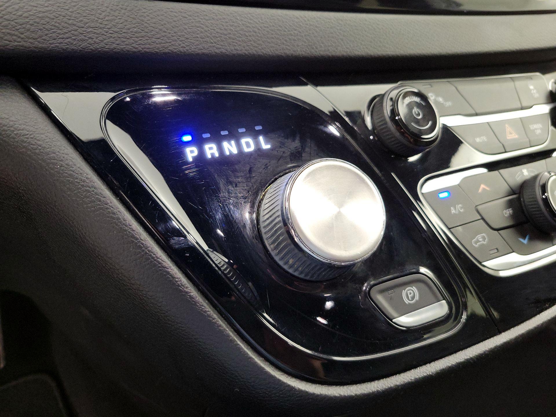 Thumbnail: 2020 Chrysler Pacifica - 18